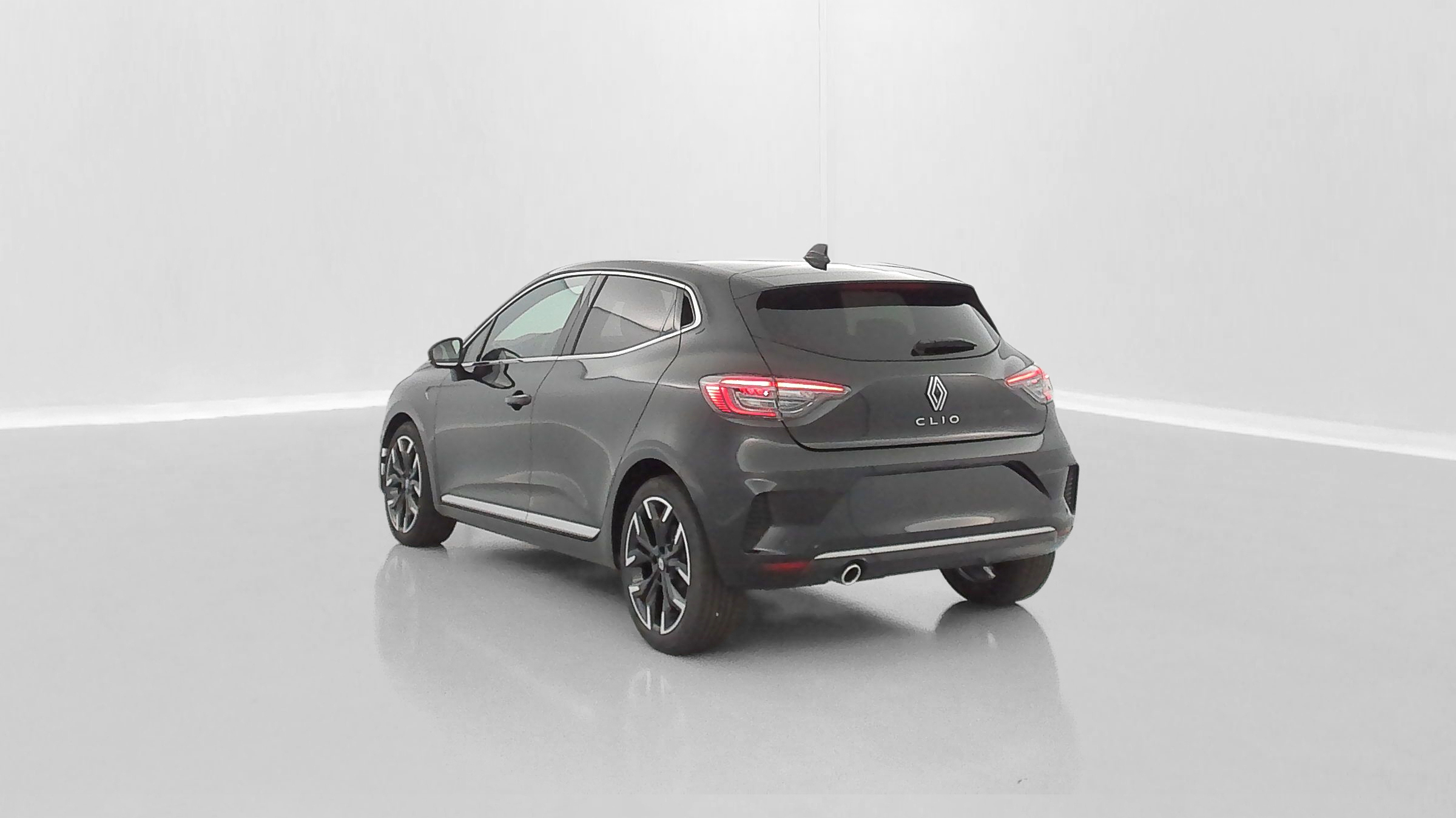 Renault Clio - Image 5
