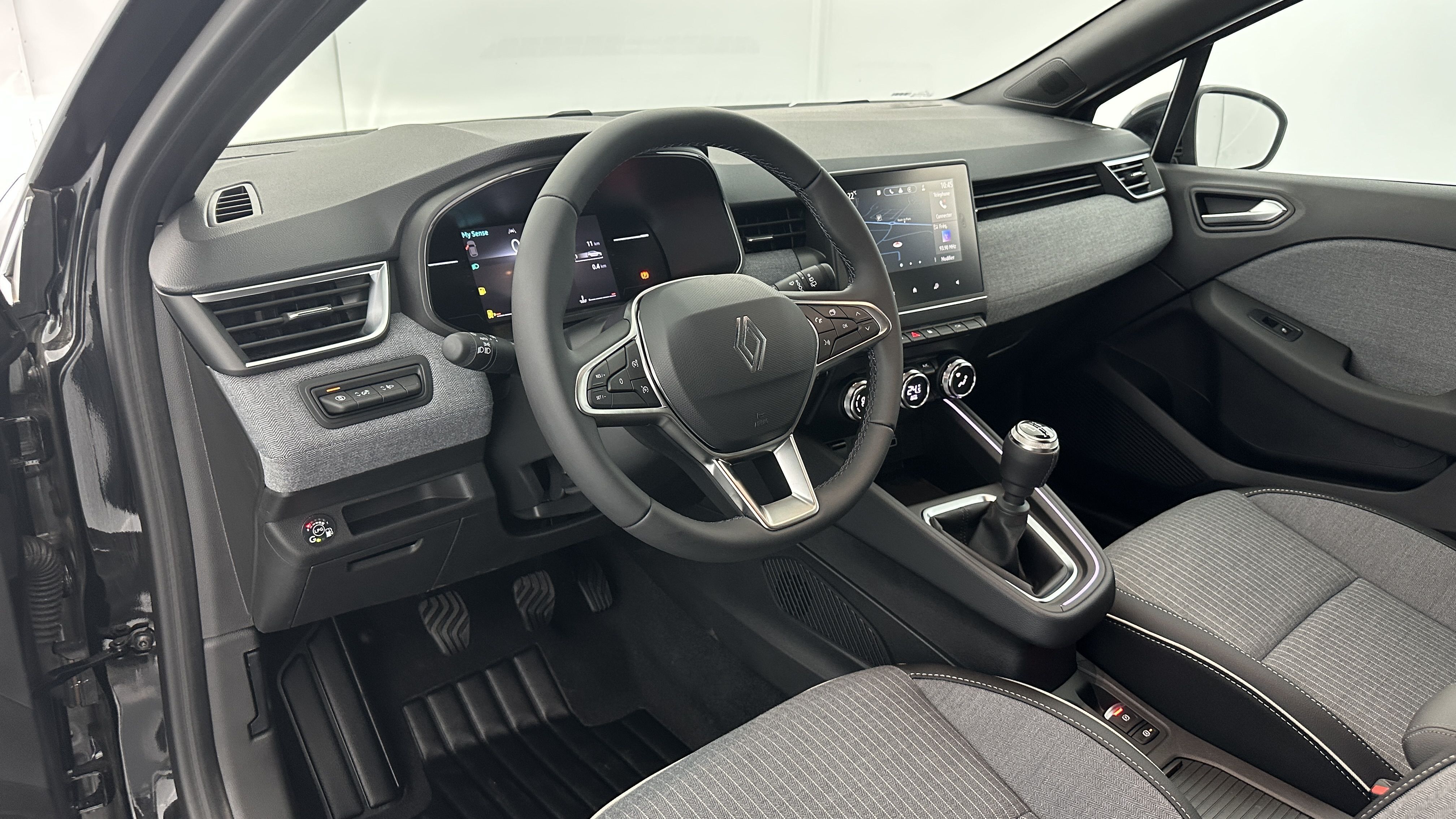 Renault Clio - Image 6