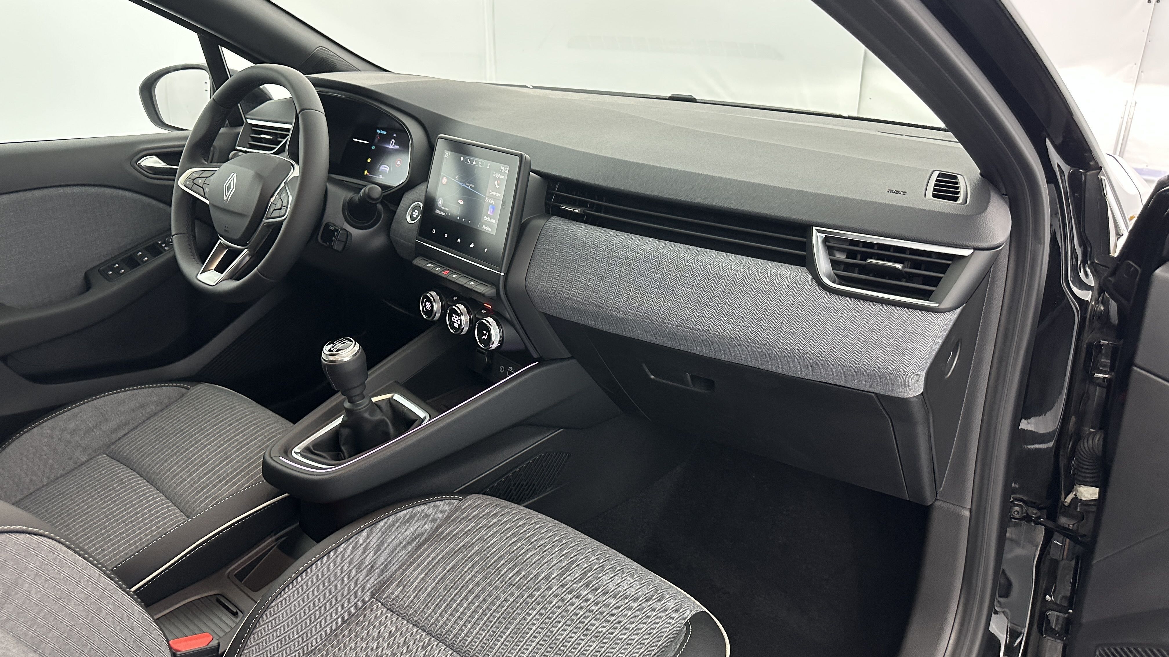 Renault Clio - Image 8