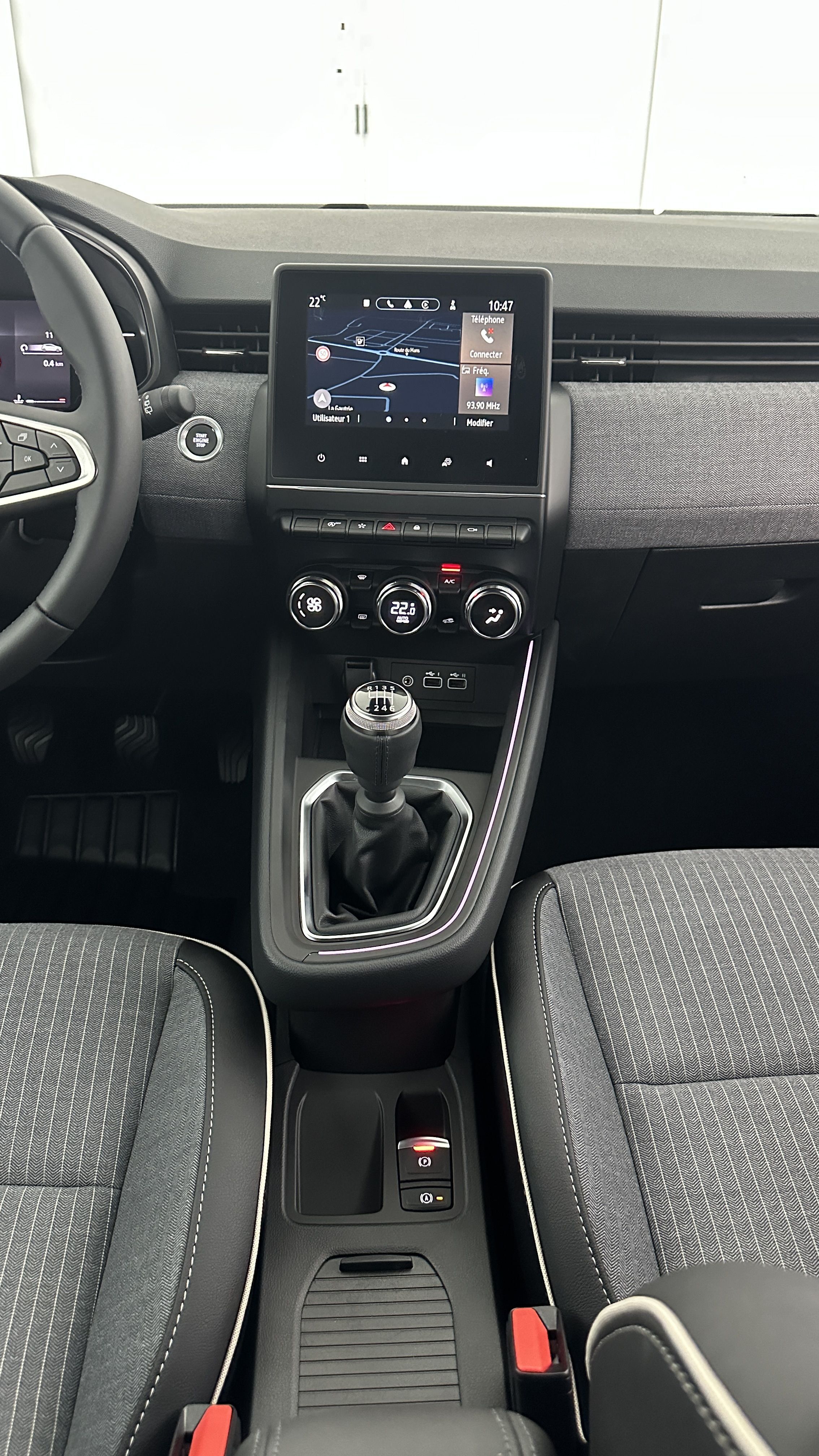 Renault Clio - Image 16