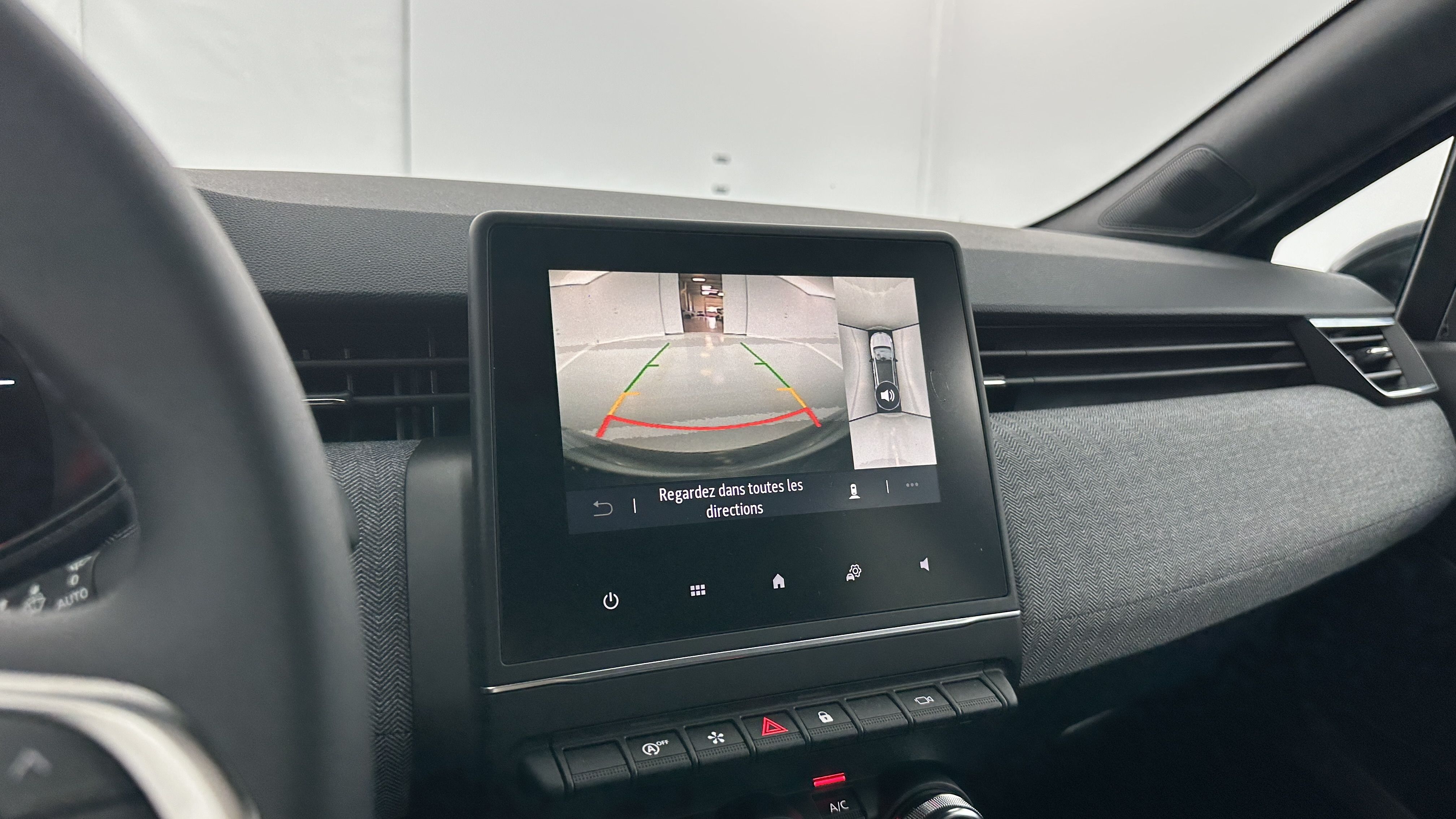 Renault Clio - Image 20