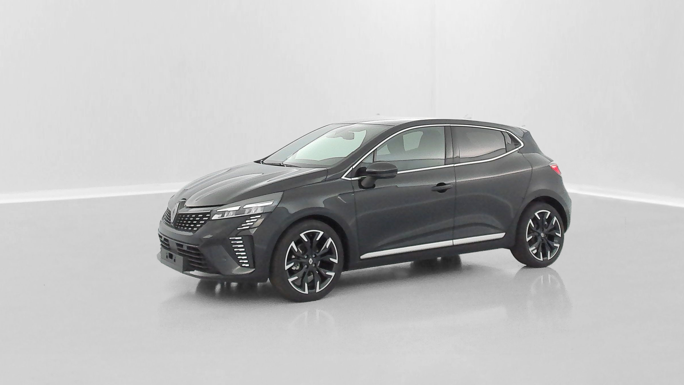 Renault Clio - Image 29