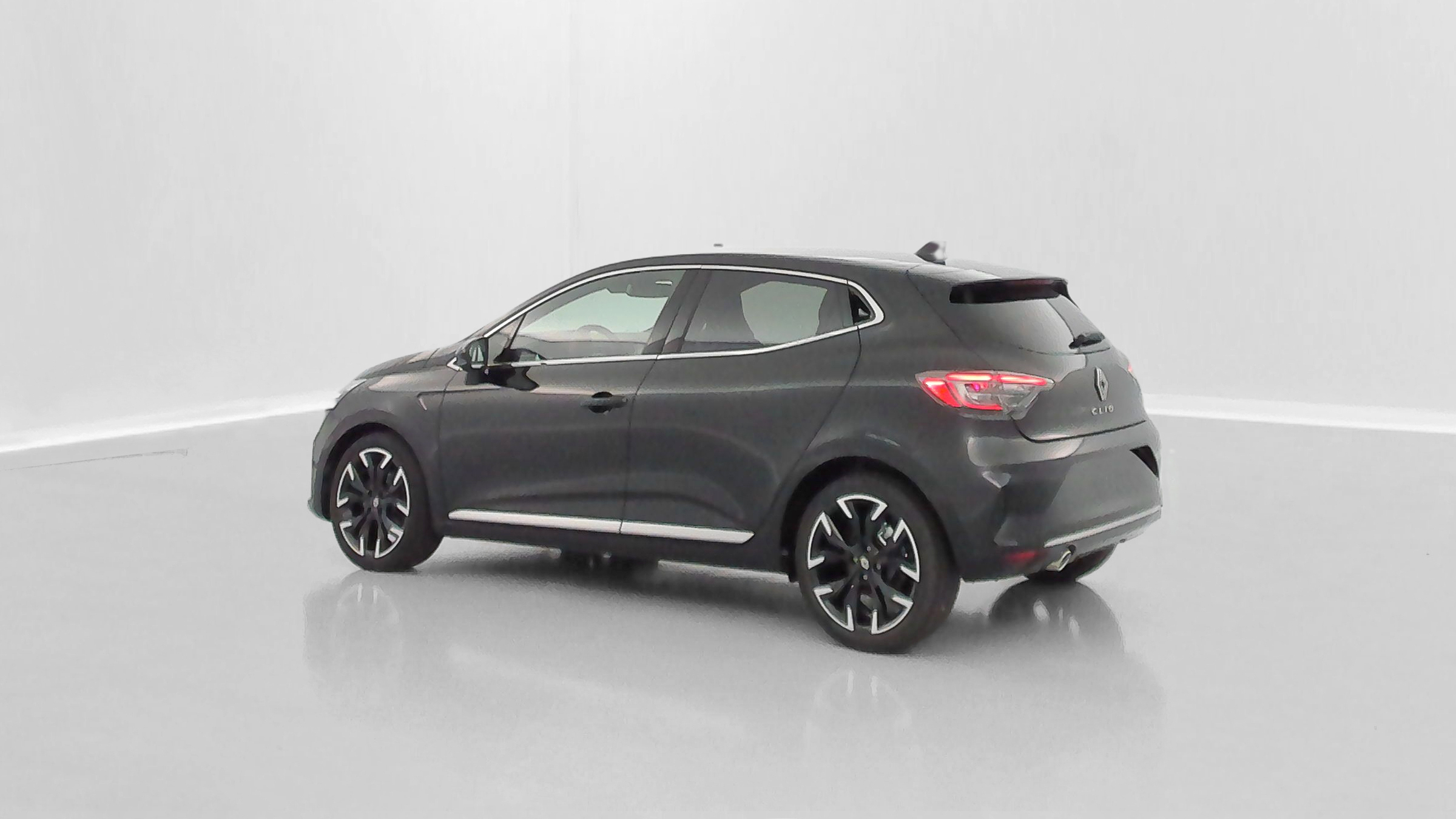 Renault Clio - Image 30