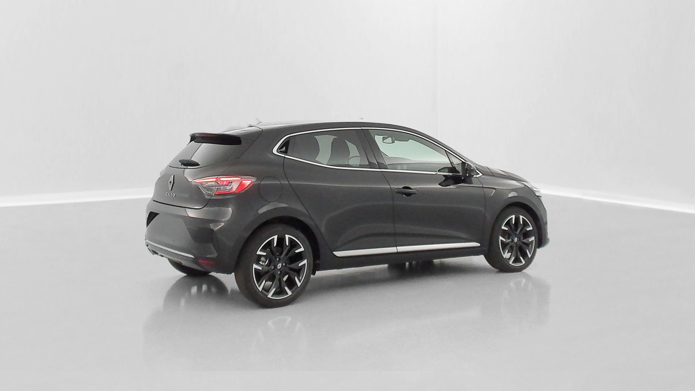 Renault Clio - Image 31