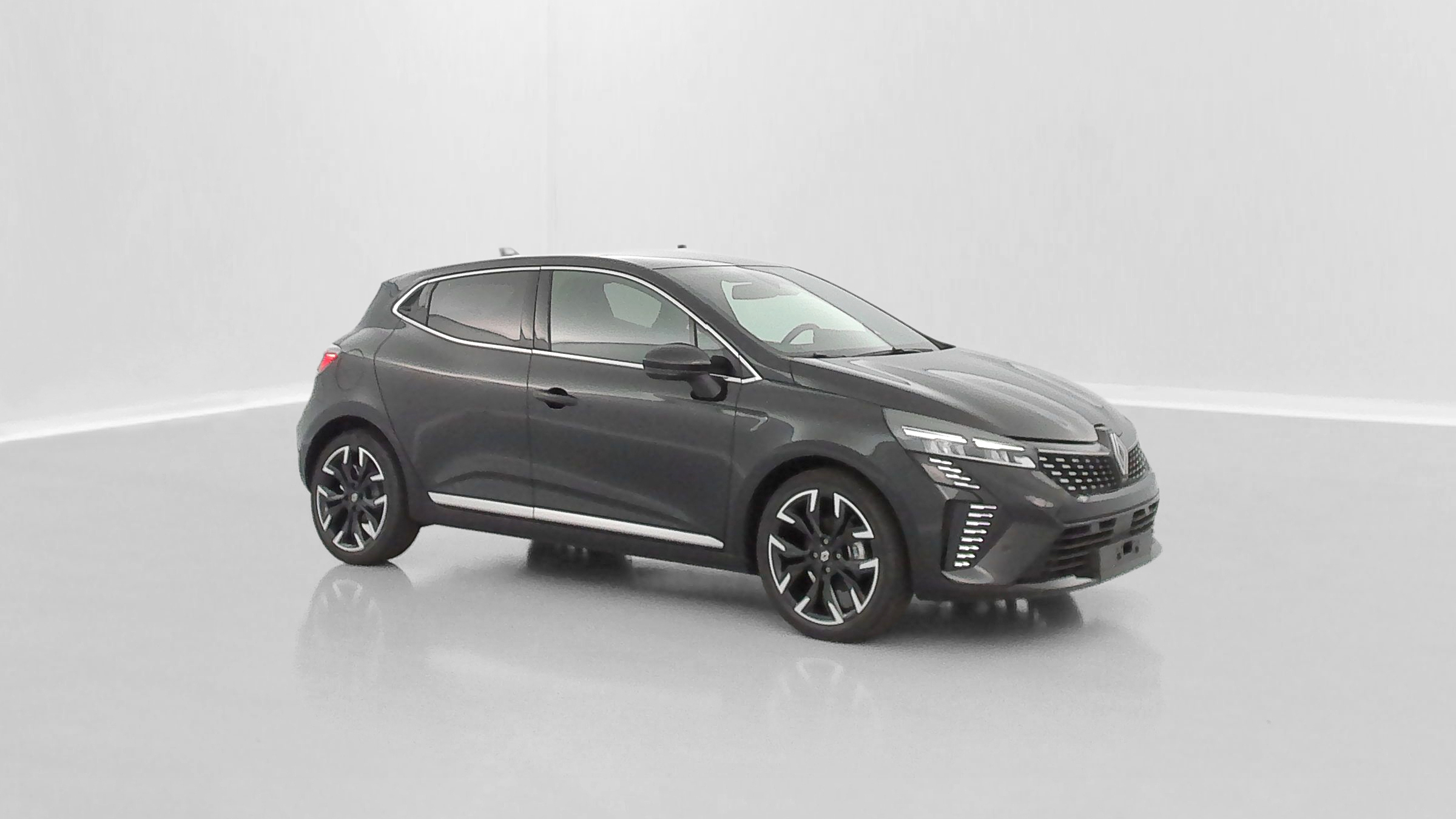 Renault Clio - Image 32