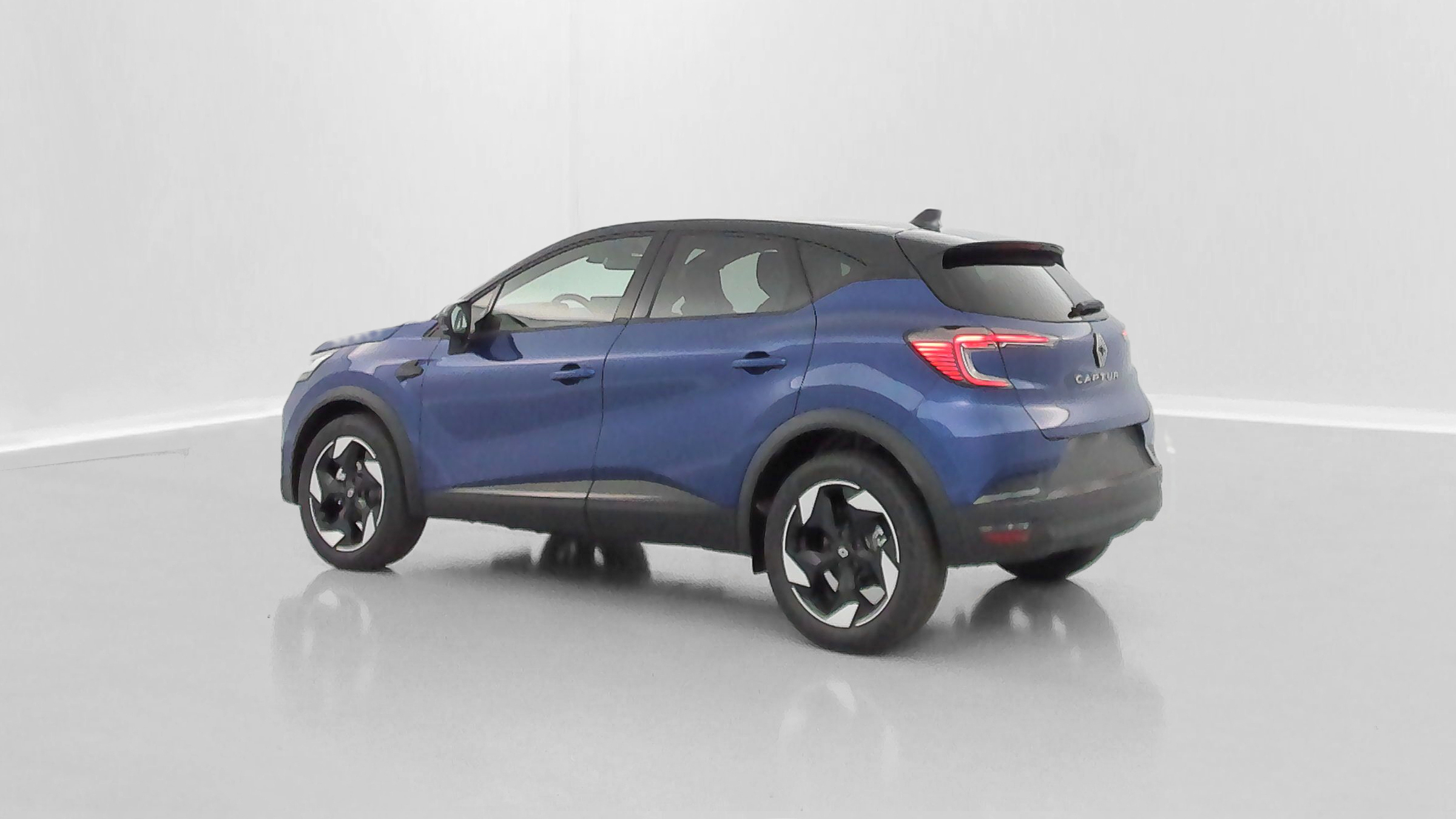 Renault Captur - Image 28