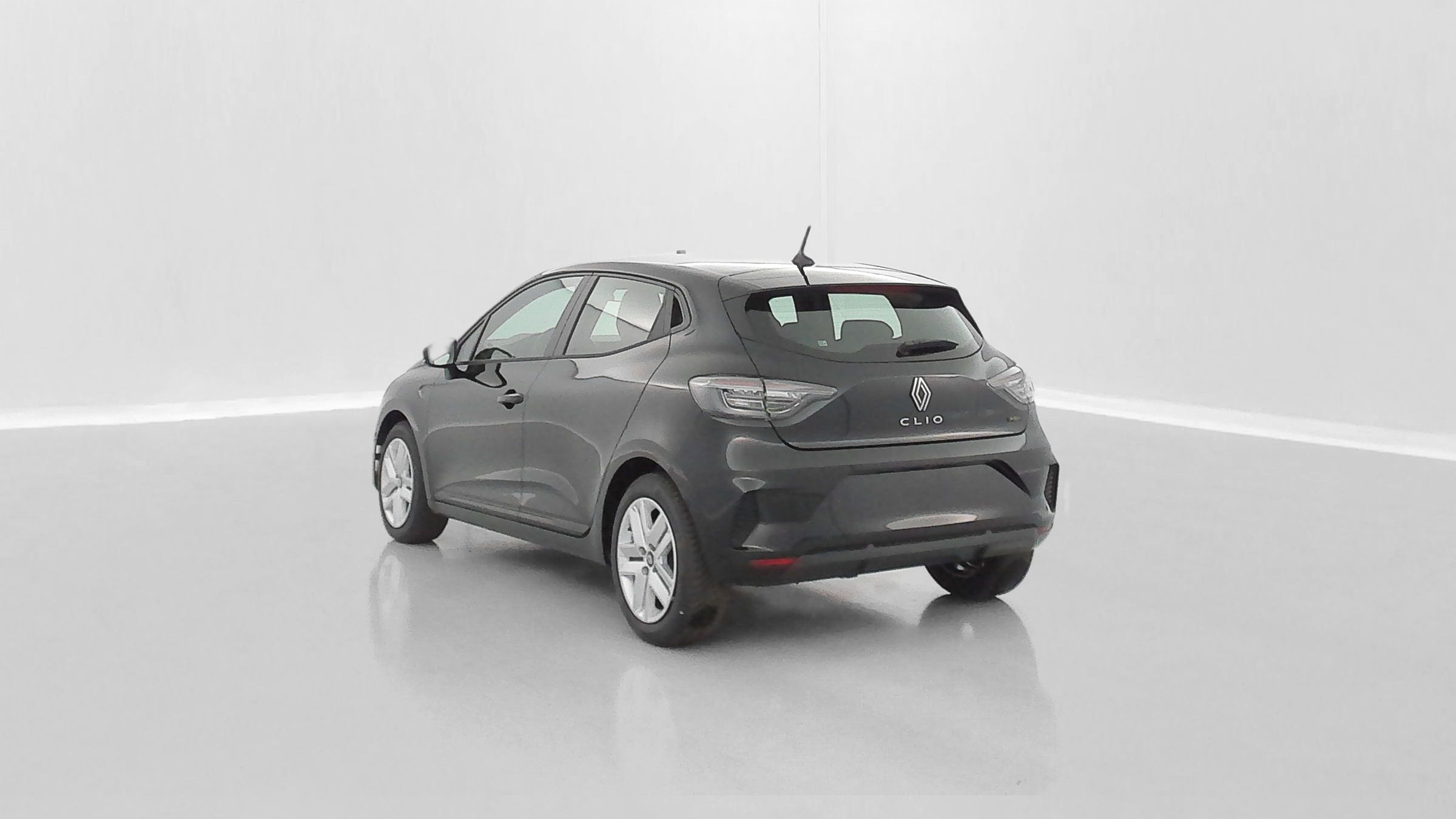 Renault Clio - Image 5