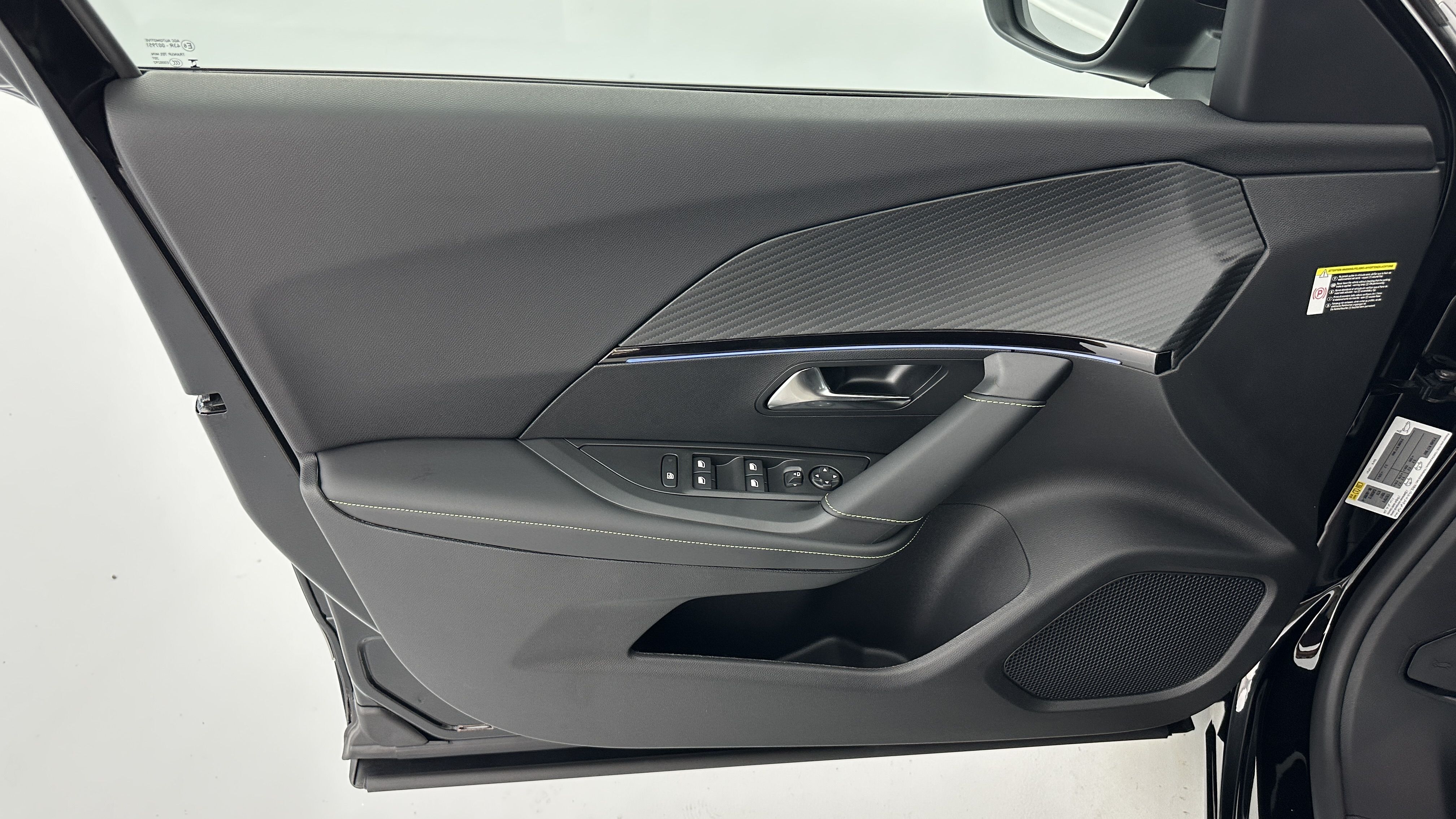 Peugeot 2008 - Image 13