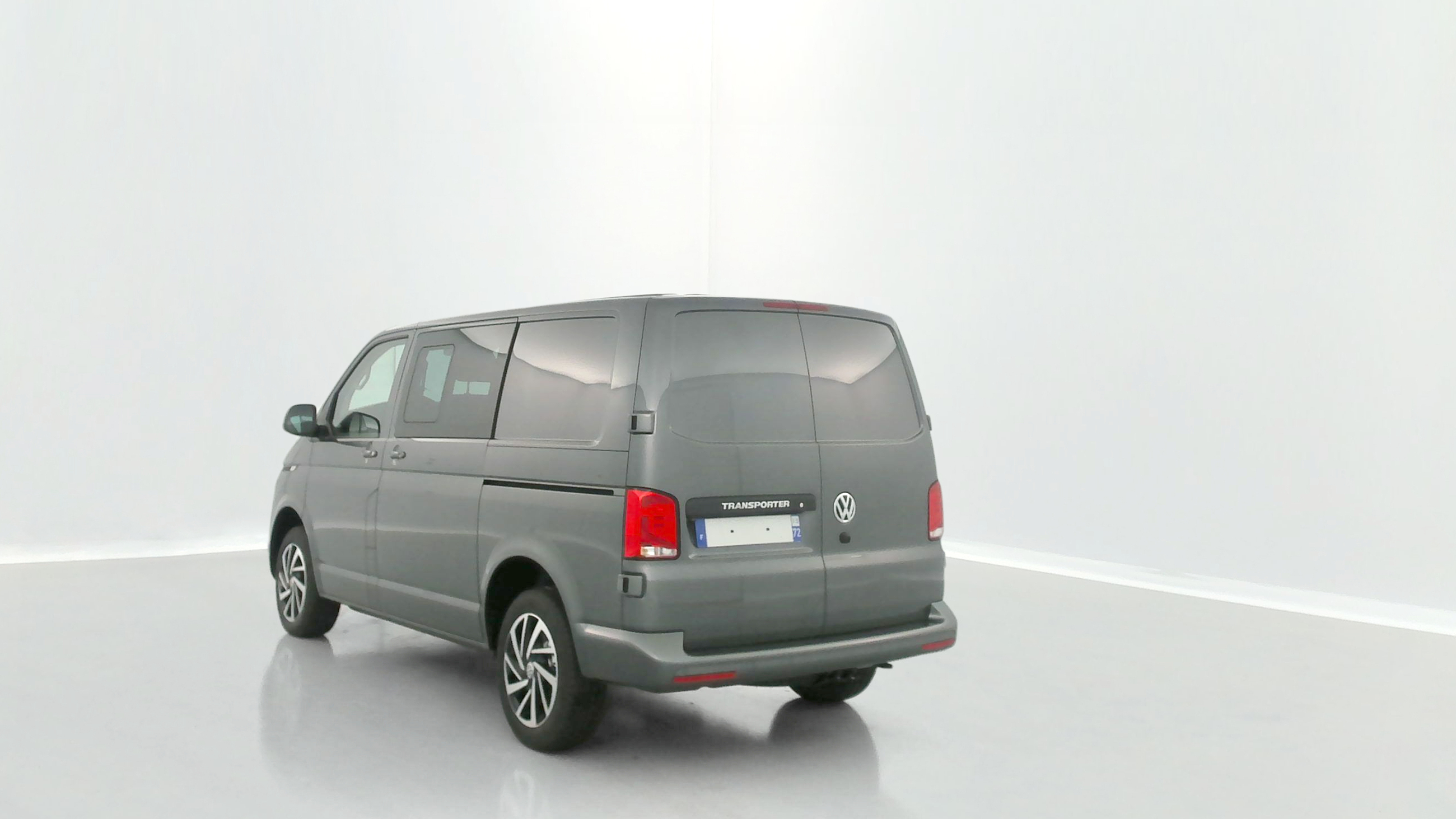 Volkswagen Transporter - Image 5