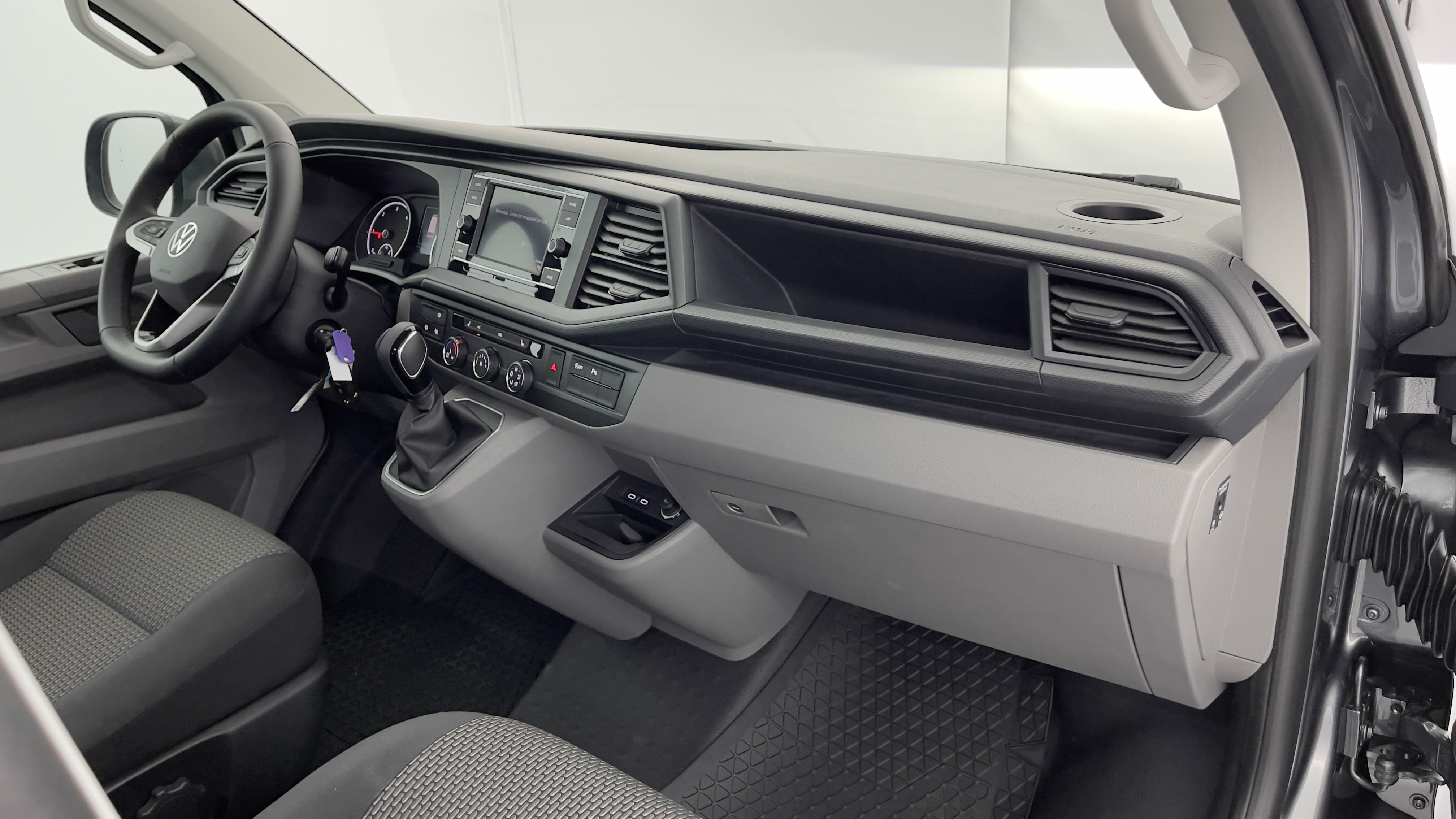 Volkswagen Transporter - Image 8