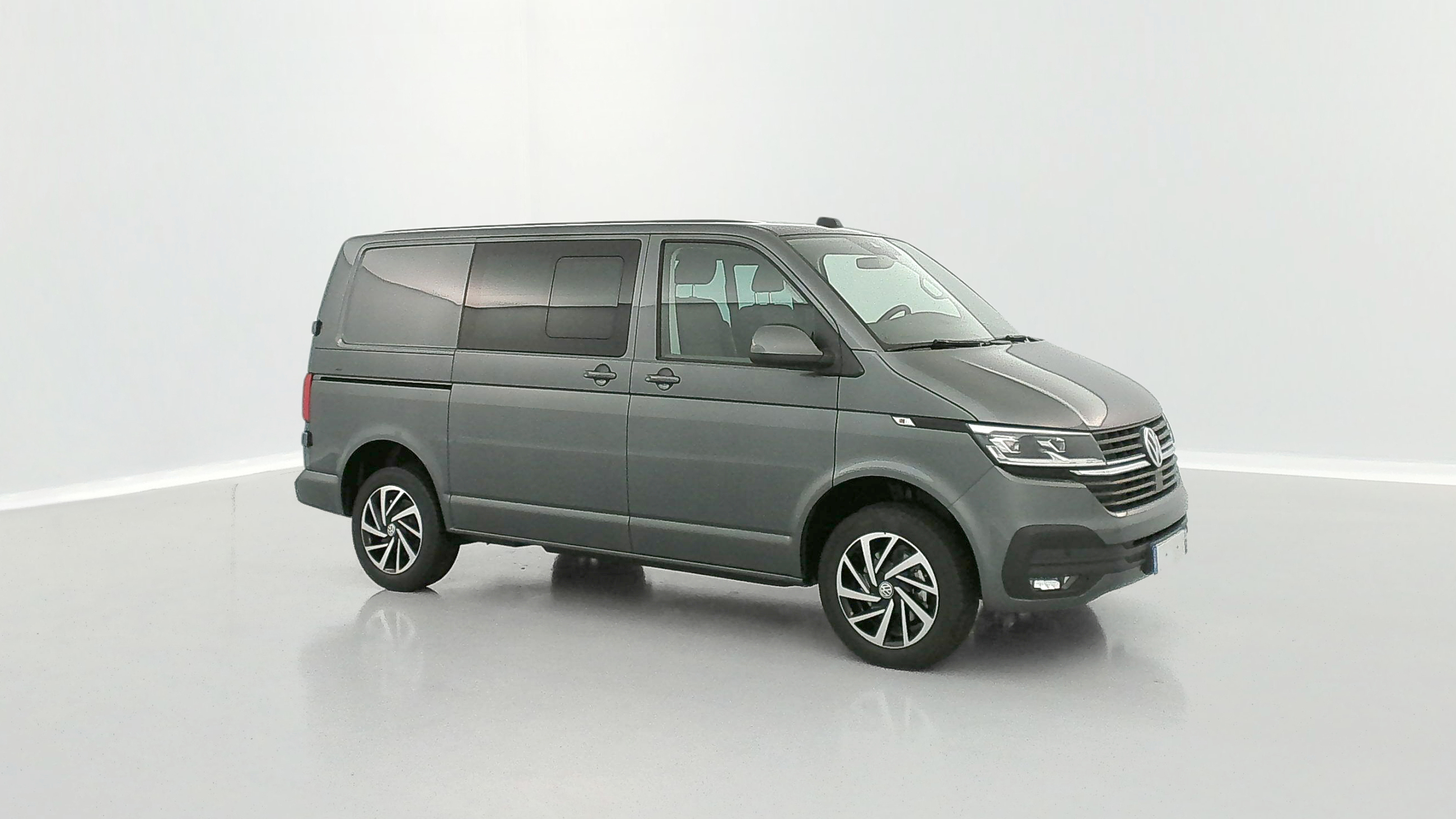 Volkswagen Transporter - Image 26