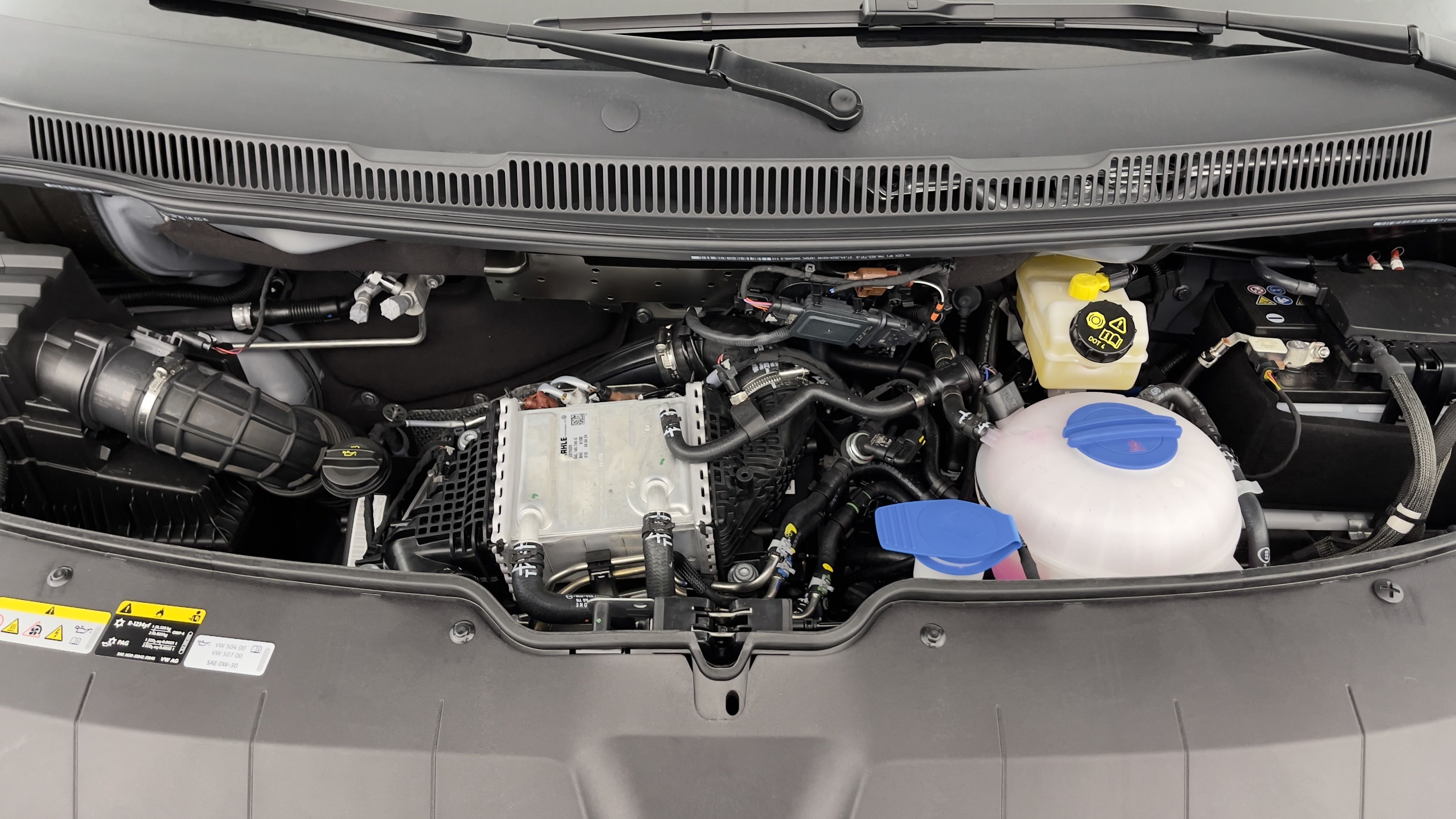 Volkswagen Transporter - Image 11