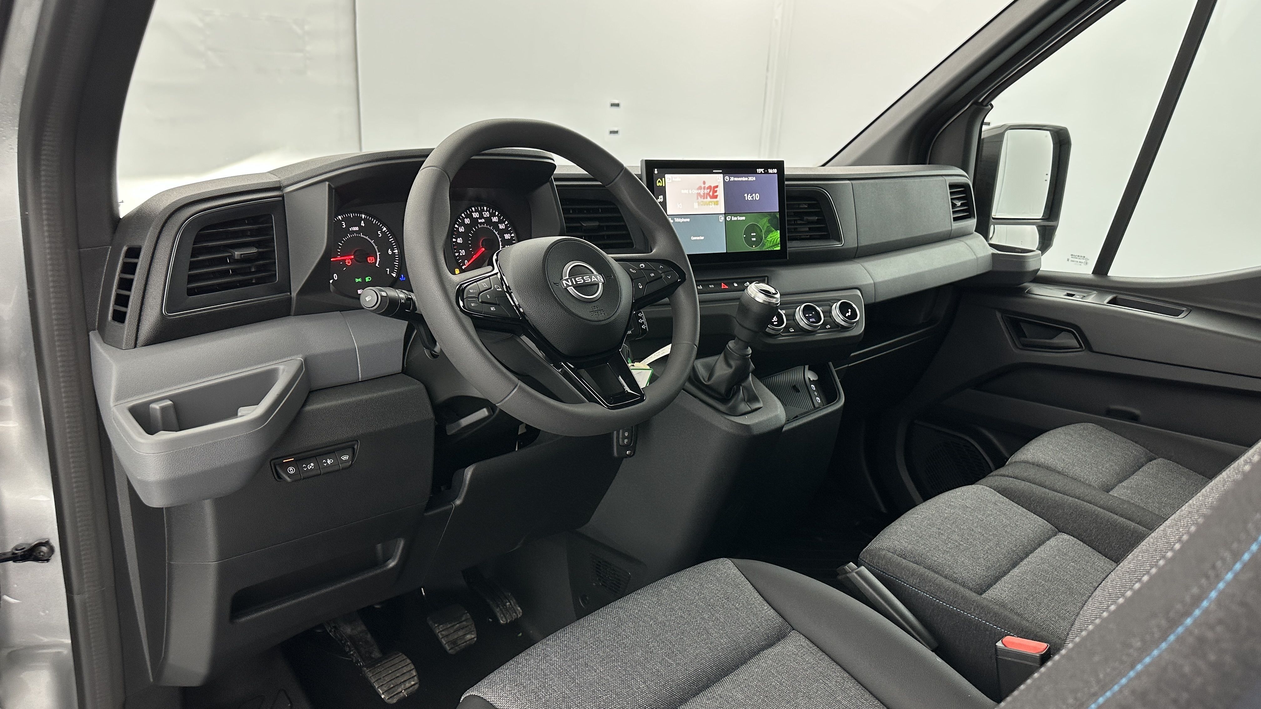 Nissan Interstar Fourgon - Image 6