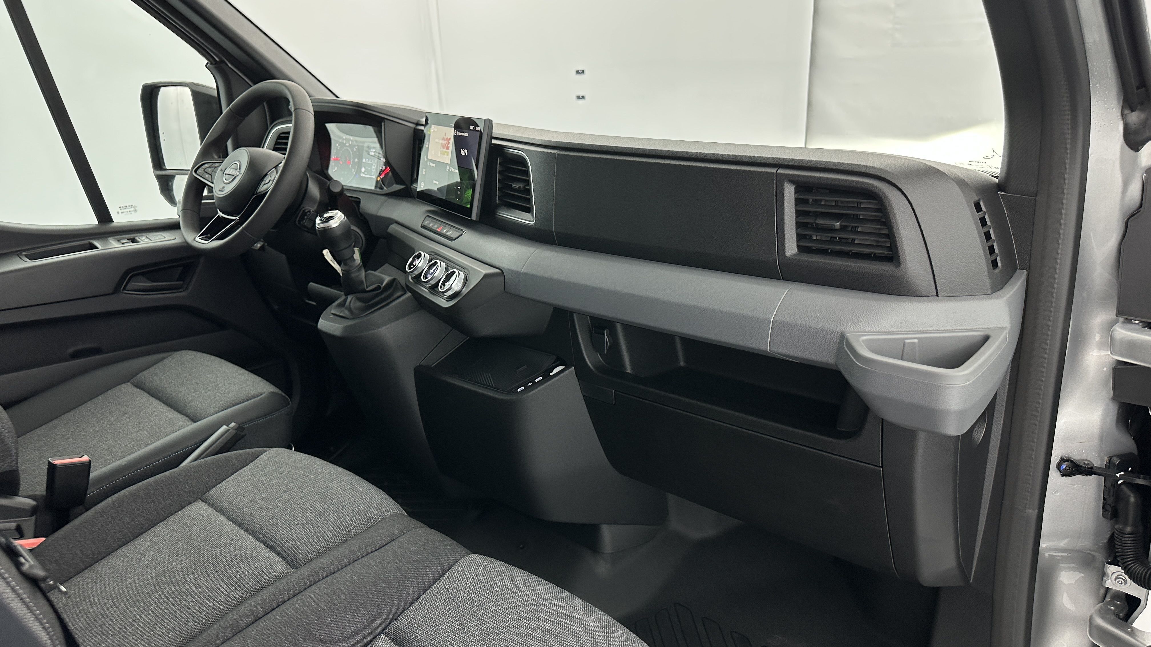 Nissan Interstar Fourgon - Image 7