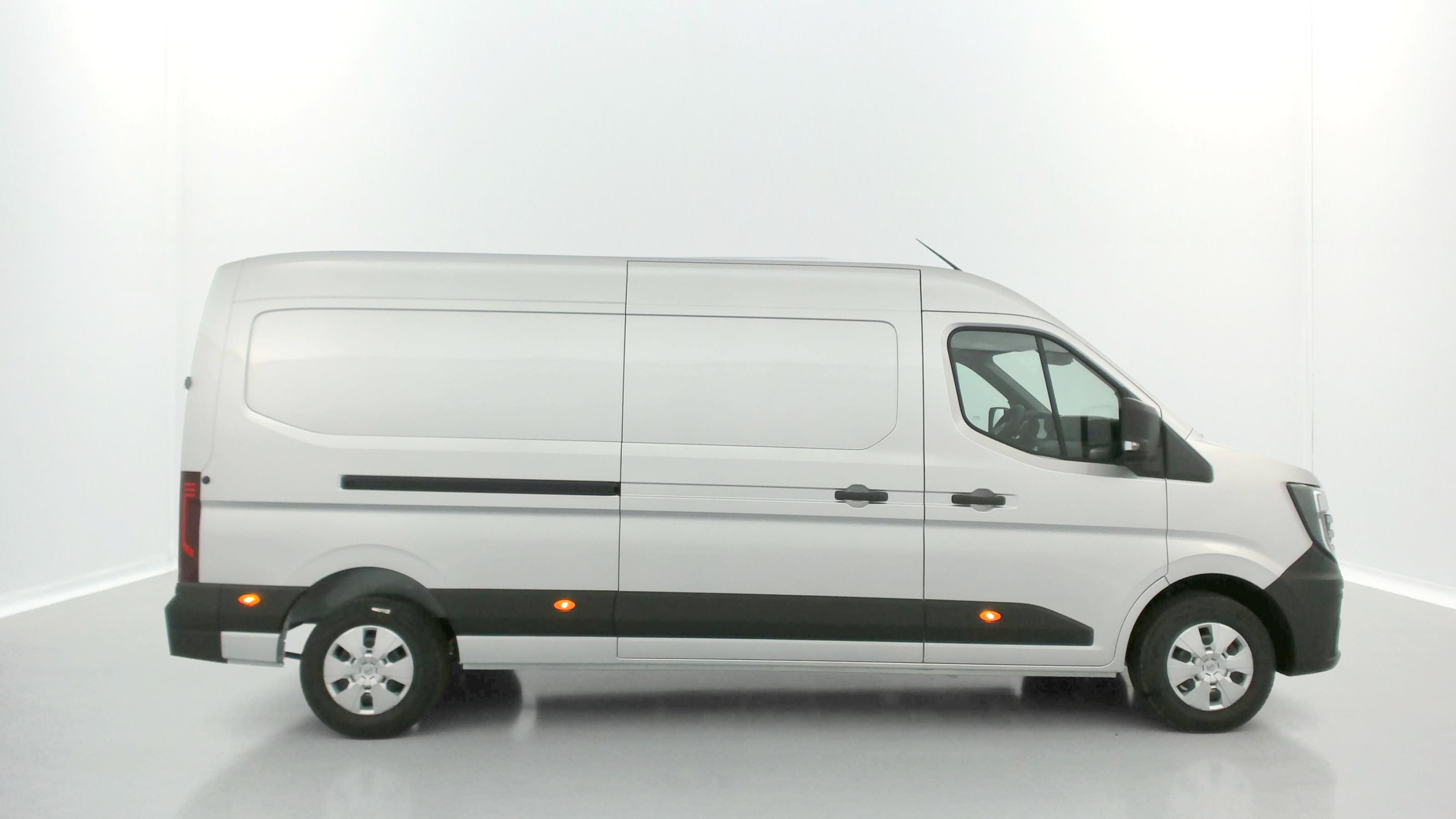 Nissan Interstar Fourgon - Image 20