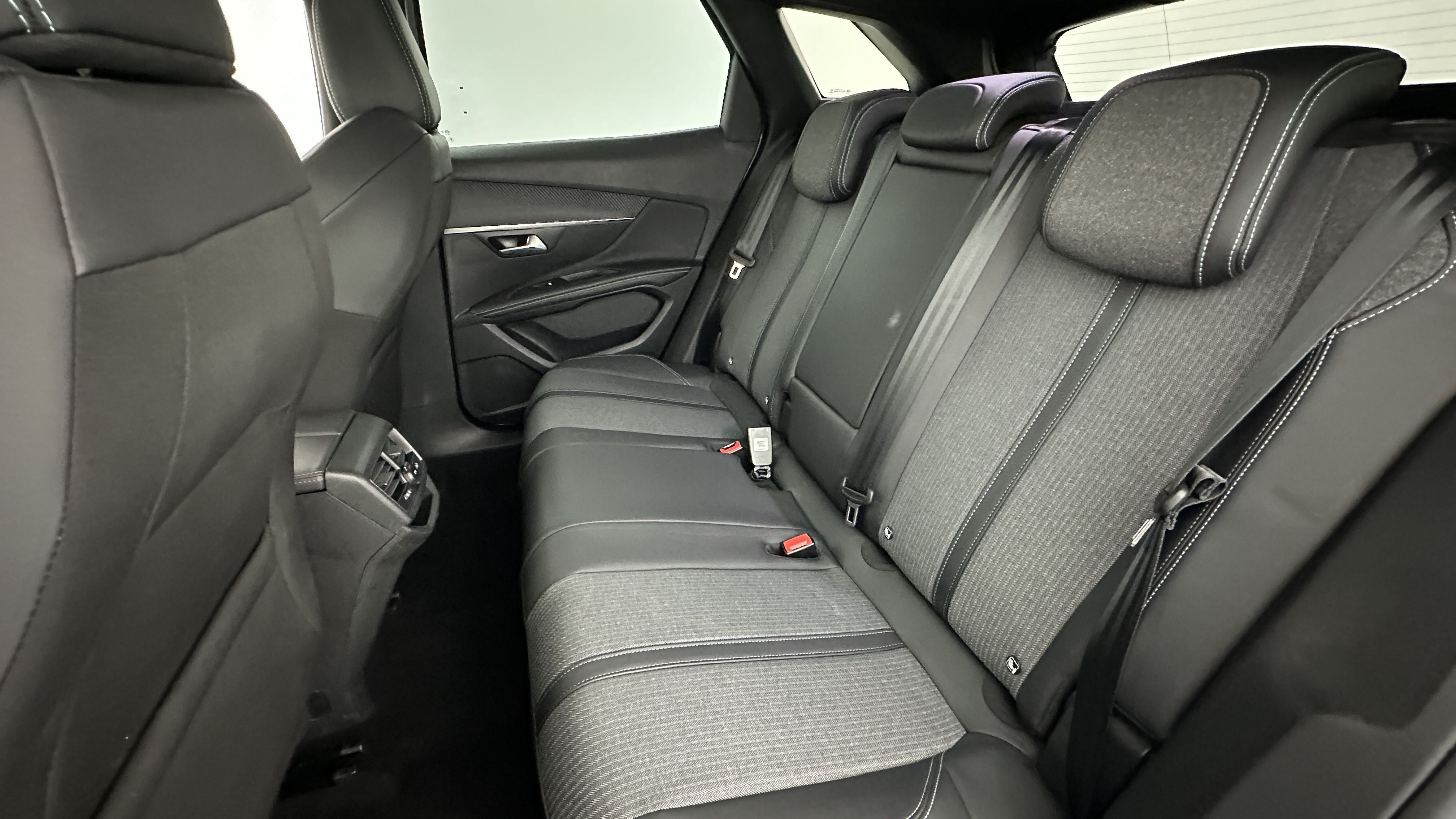 Peugeot 3008 - Image 9