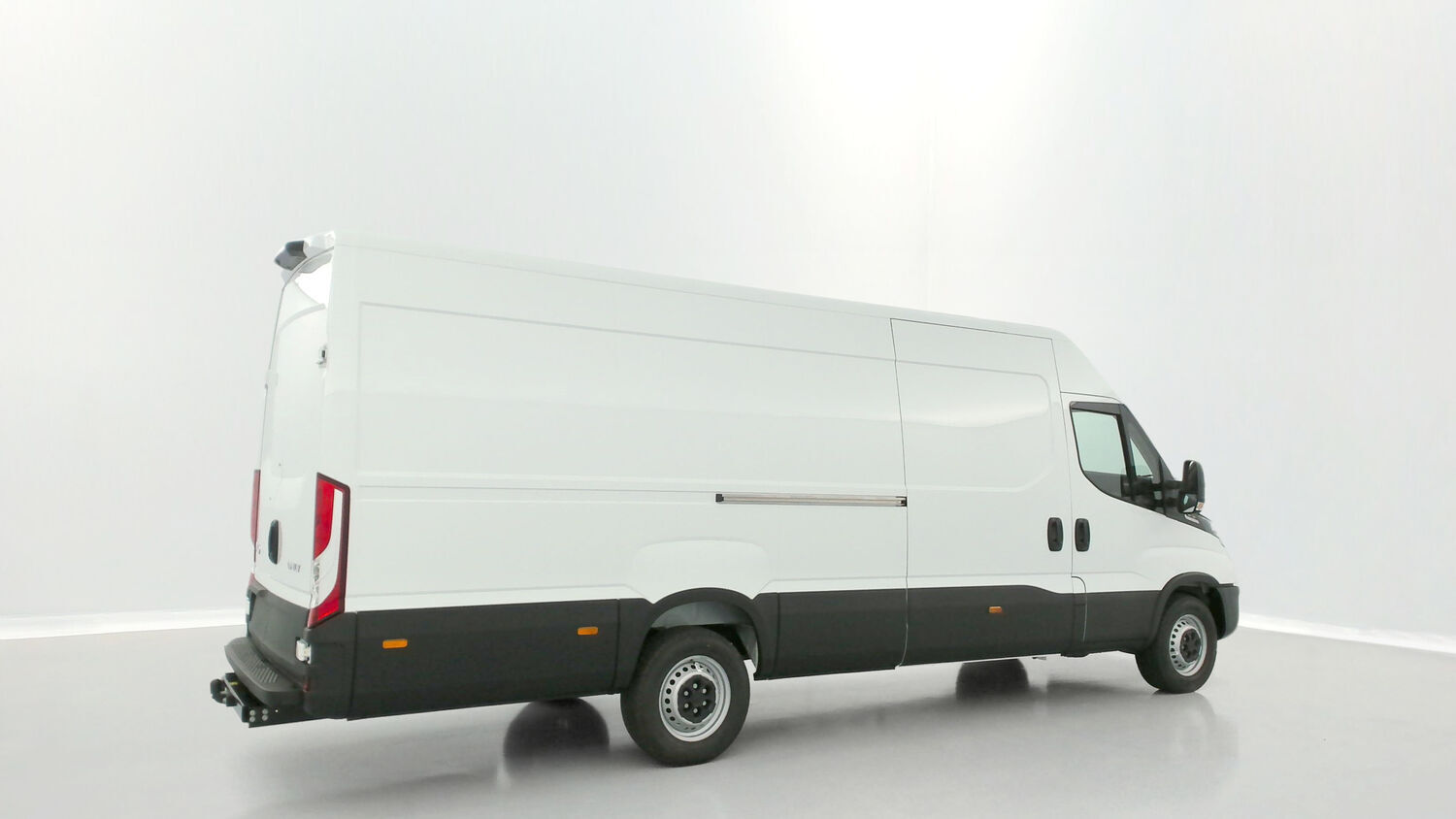Iveco Daily - Image 18