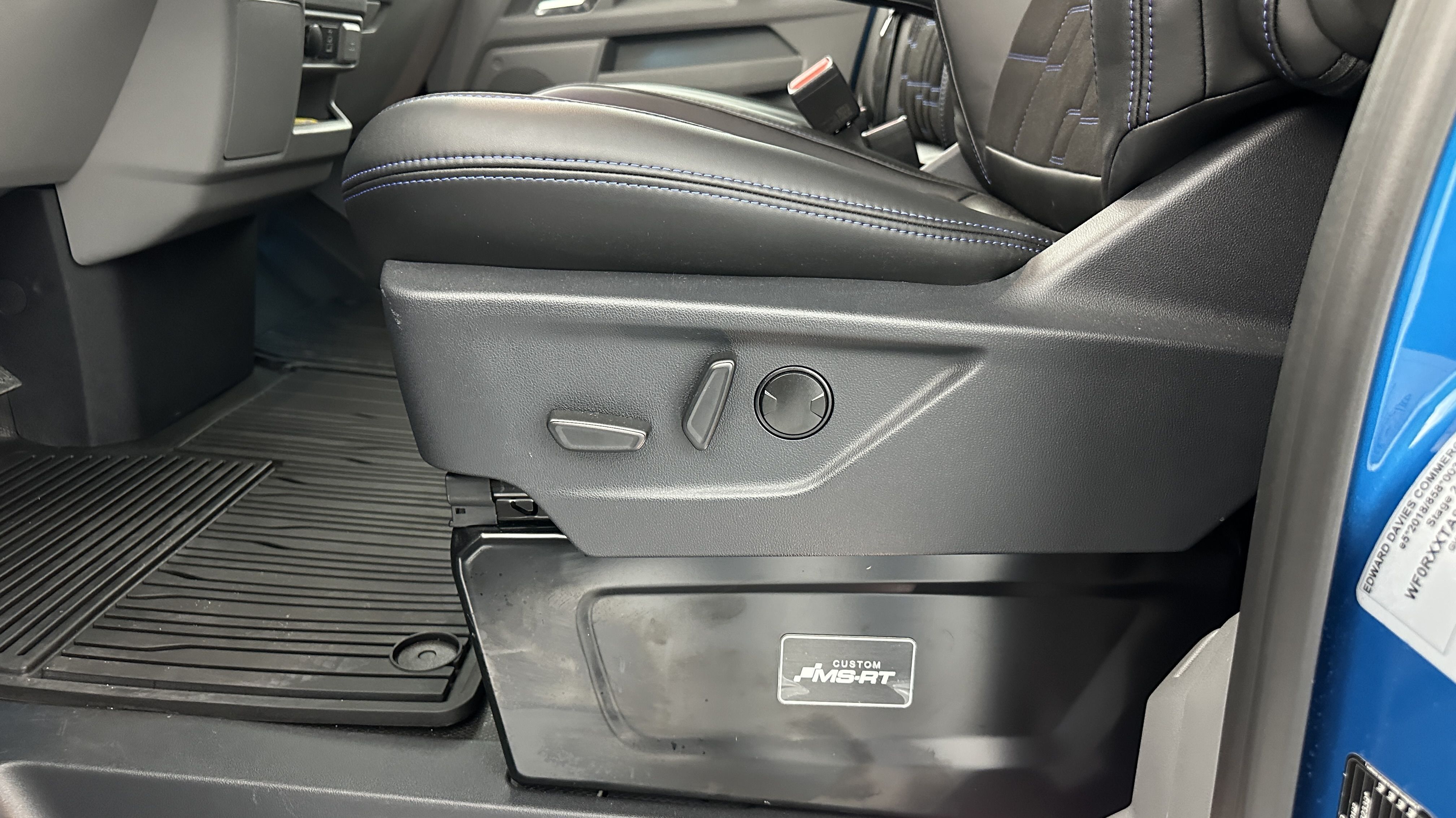 Ford Transit Custom Fourgon - Image 19