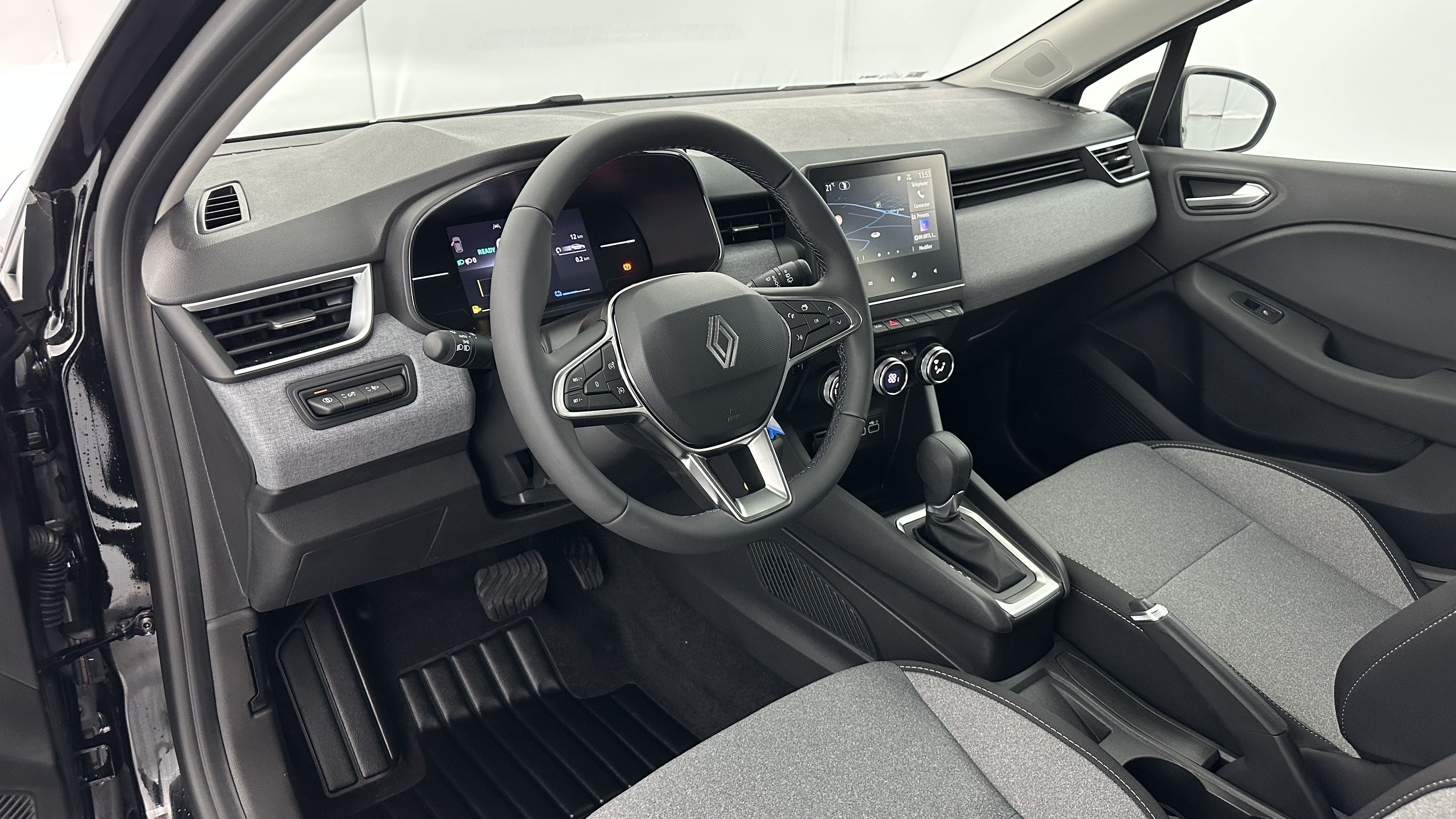 Renault Clio - Image 6