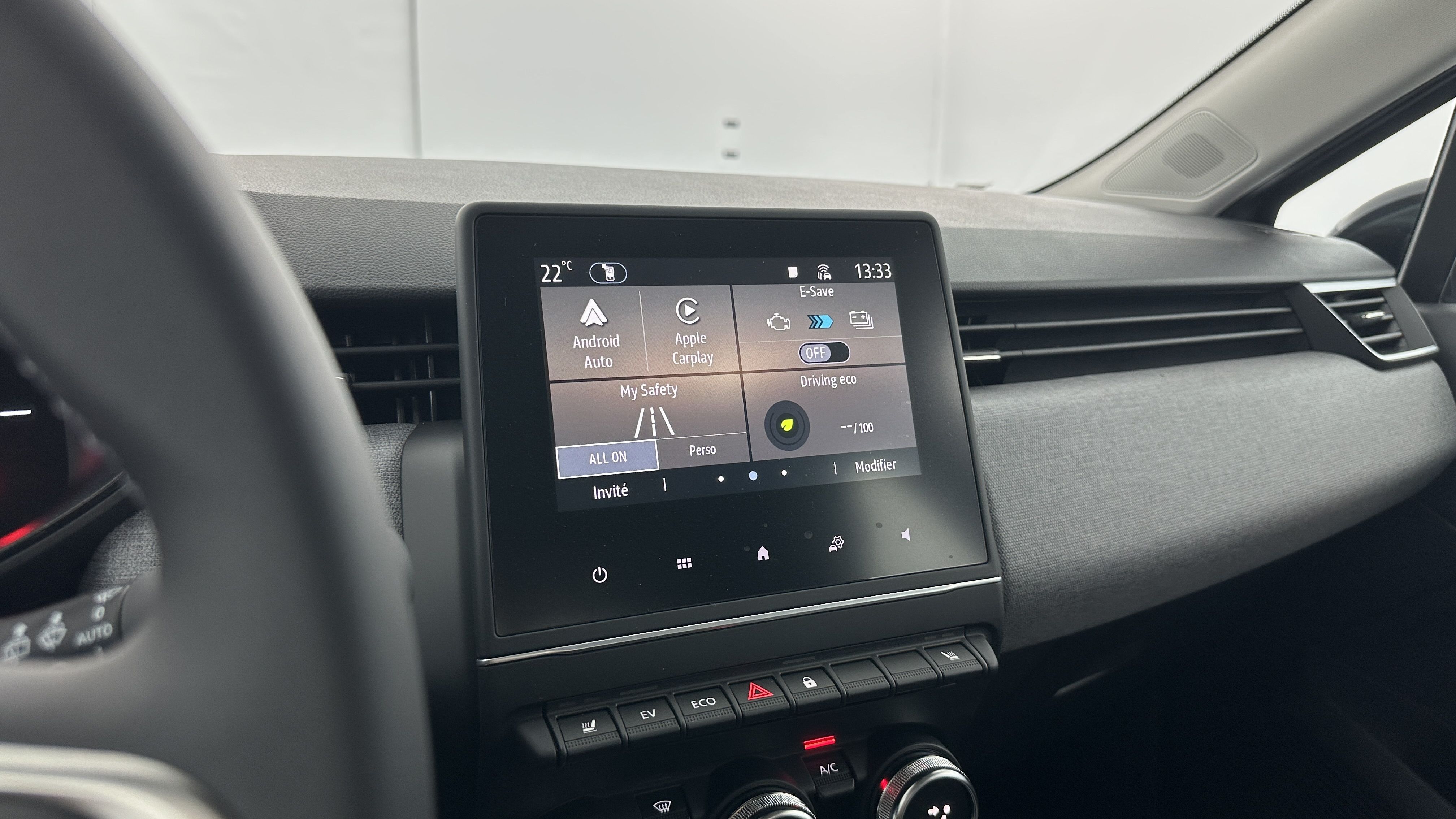 Renault Clio - Image 20