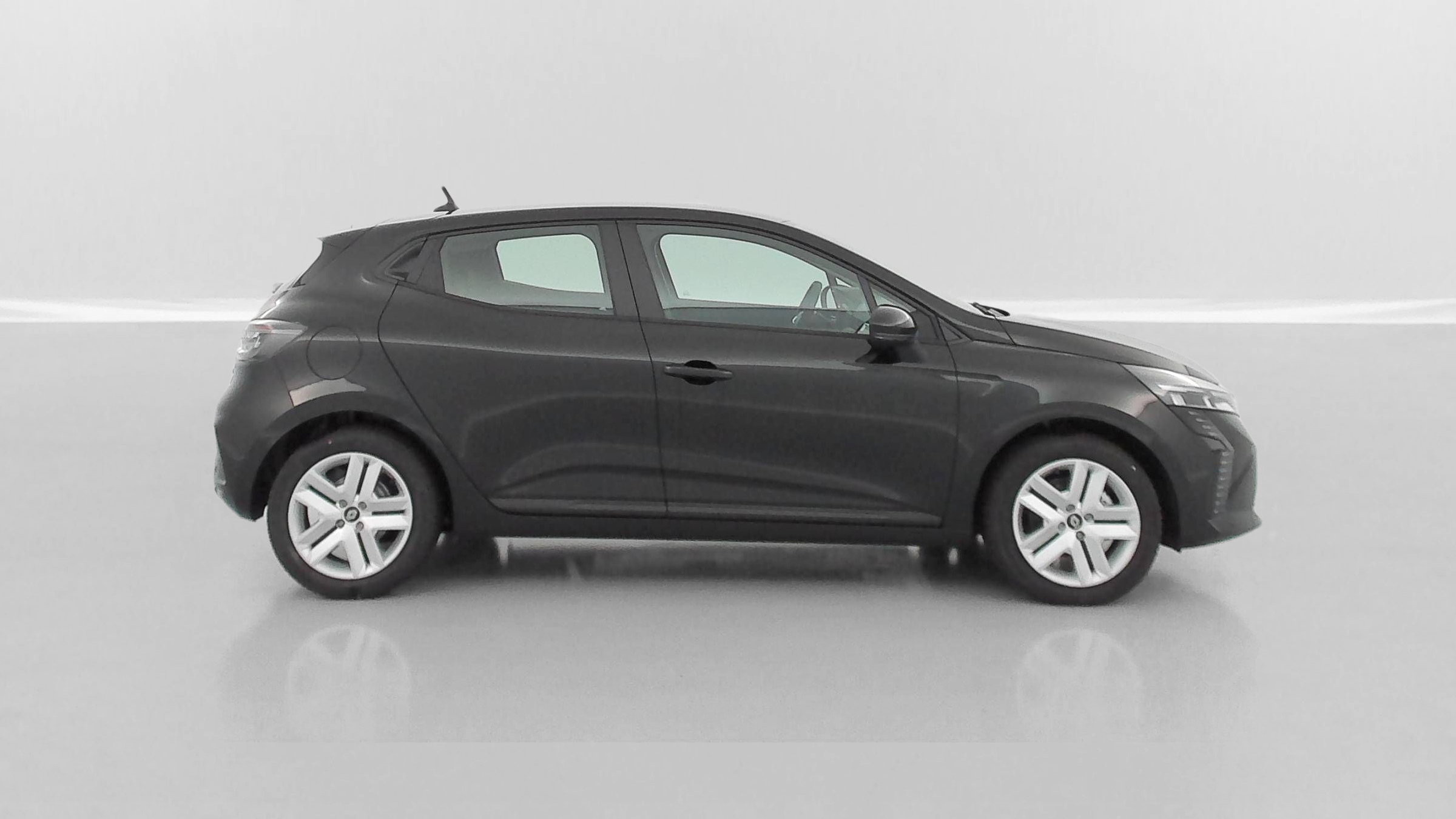 Renault Clio - Image 25