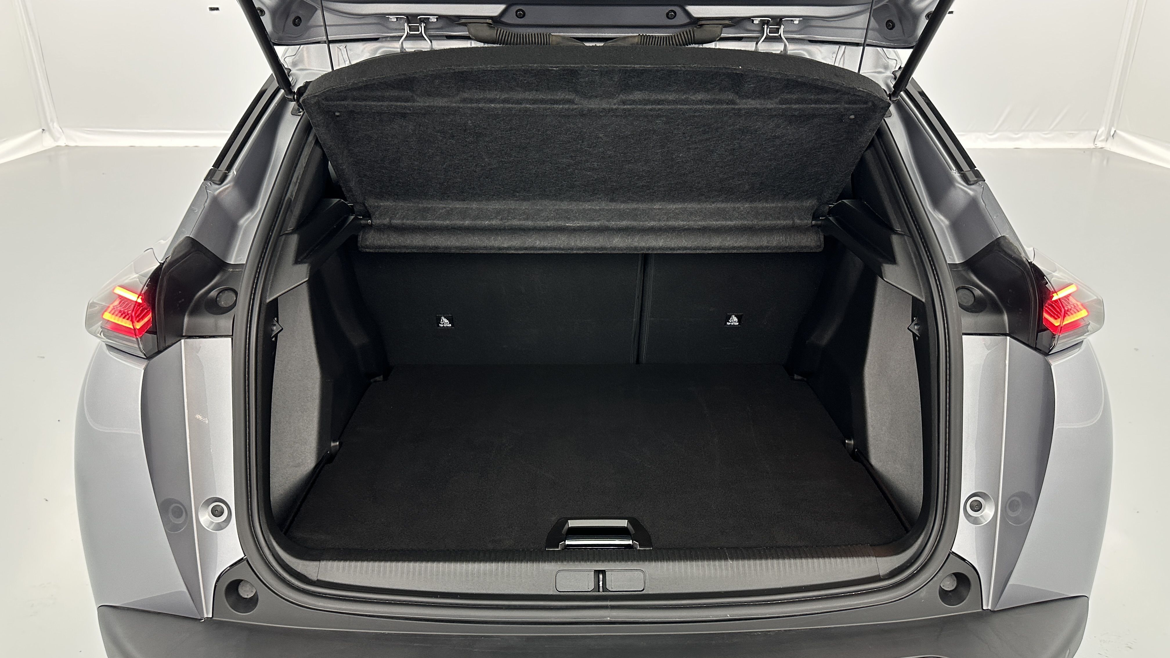 Peugeot 2008 - Image 10