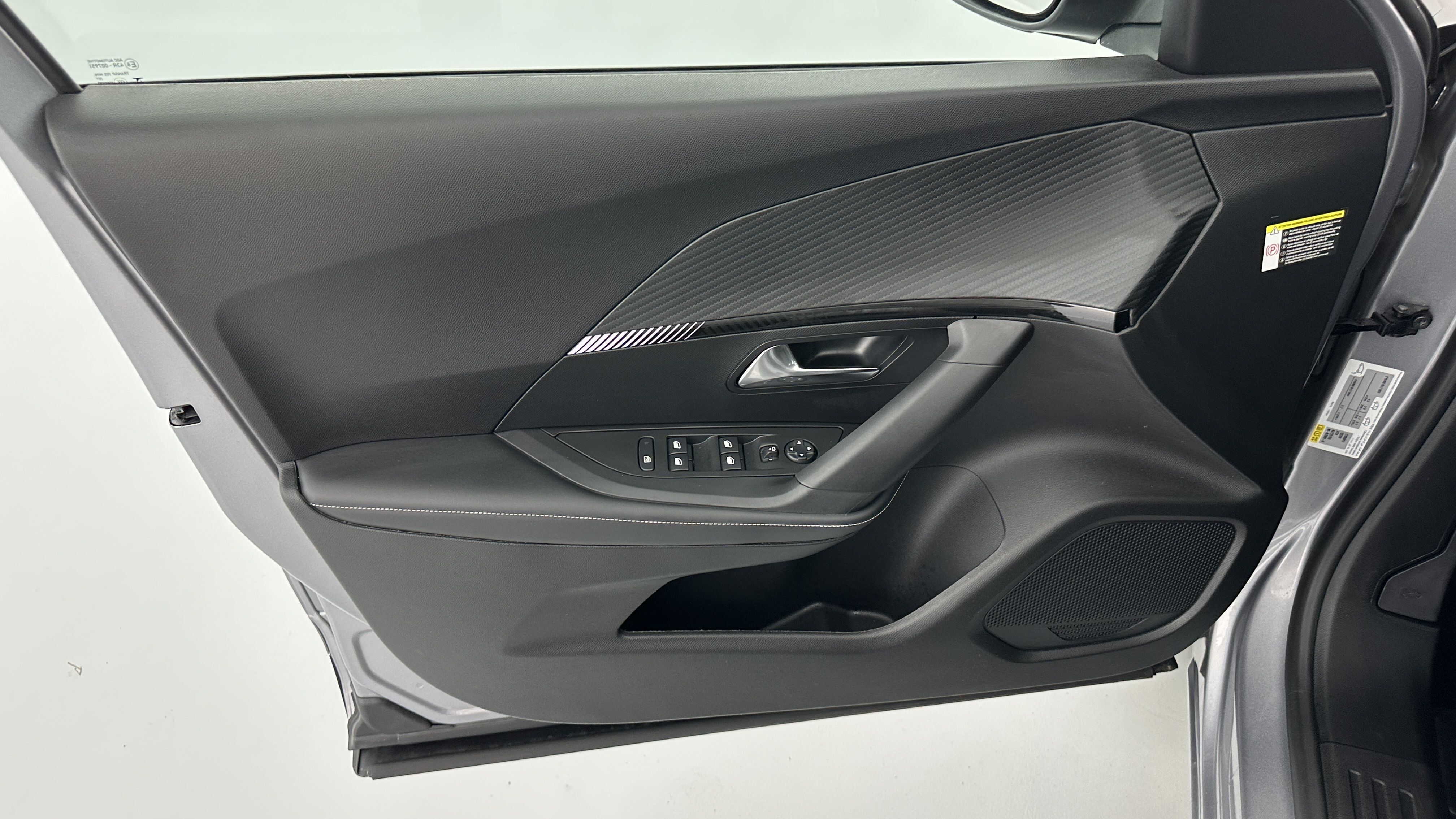 Peugeot 2008 - Image 11