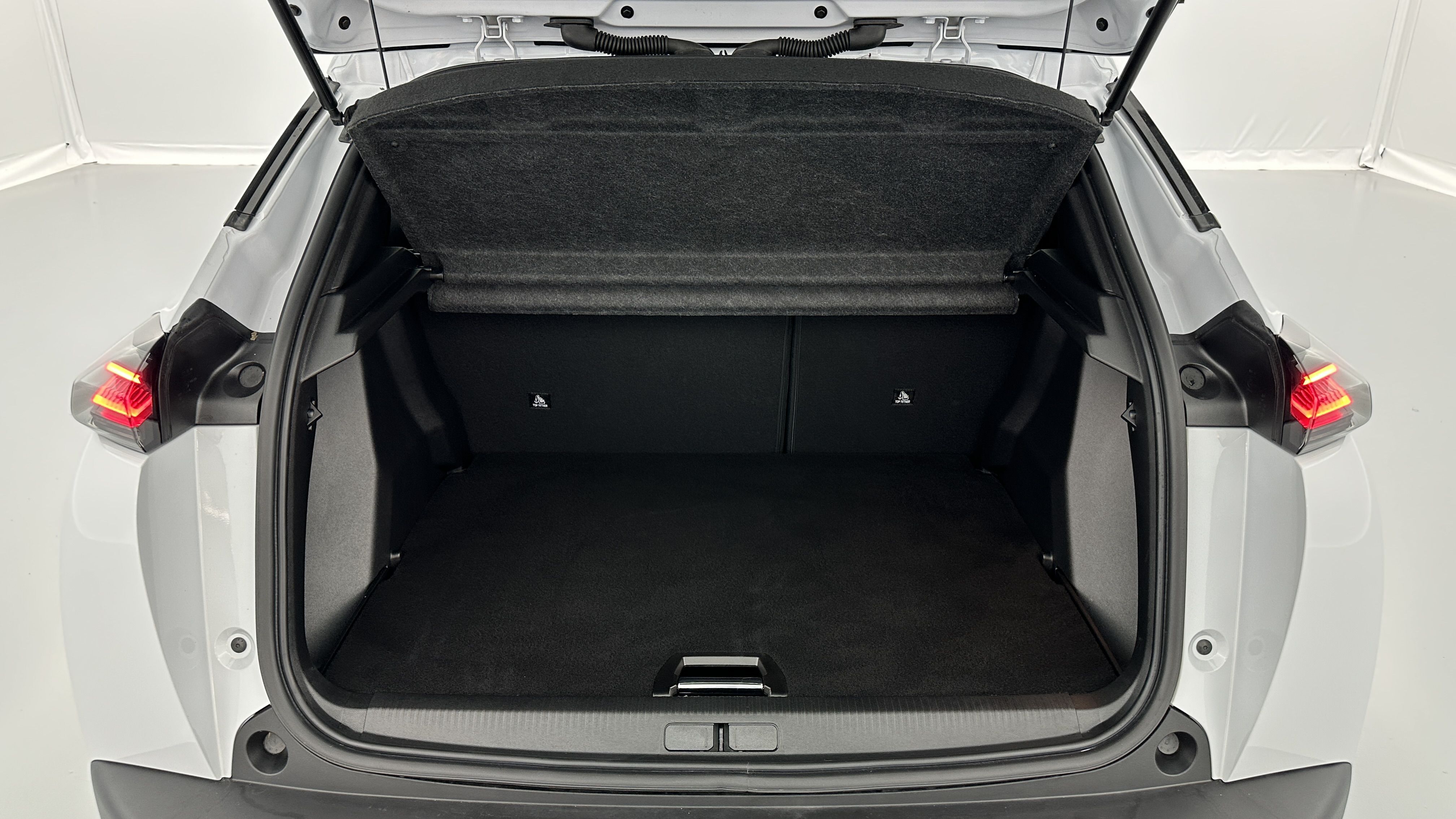 Peugeot 2008 - Image 10