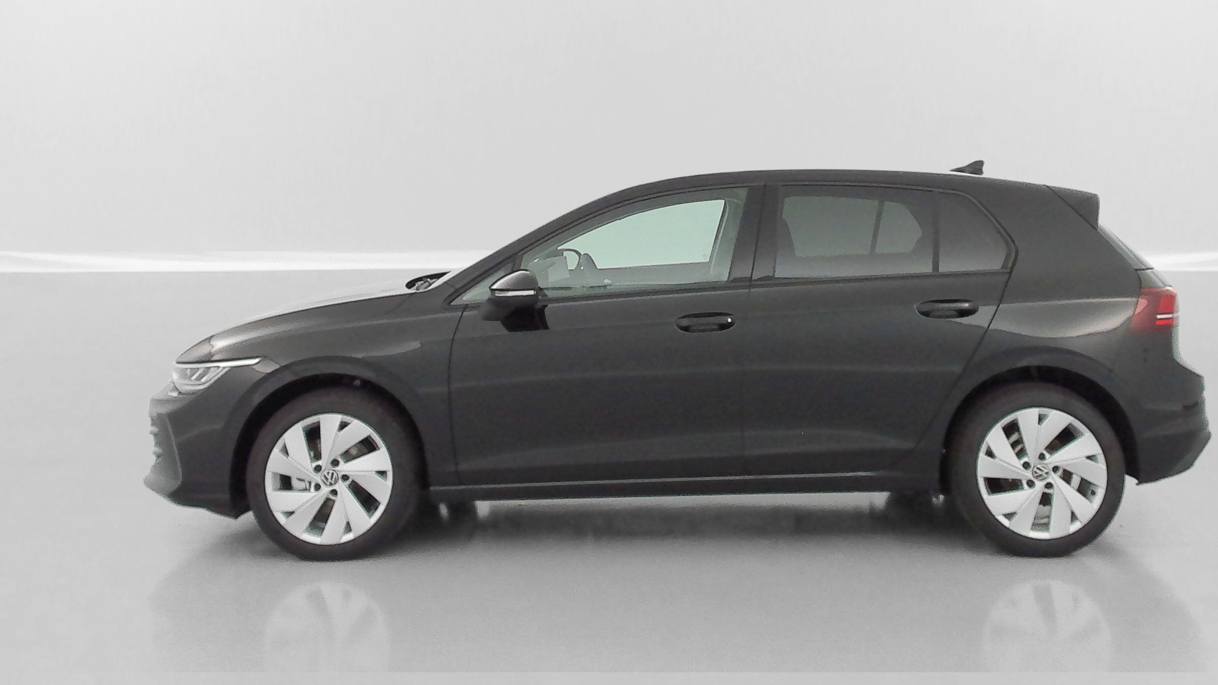 Volkswagen GOLF - Image 4