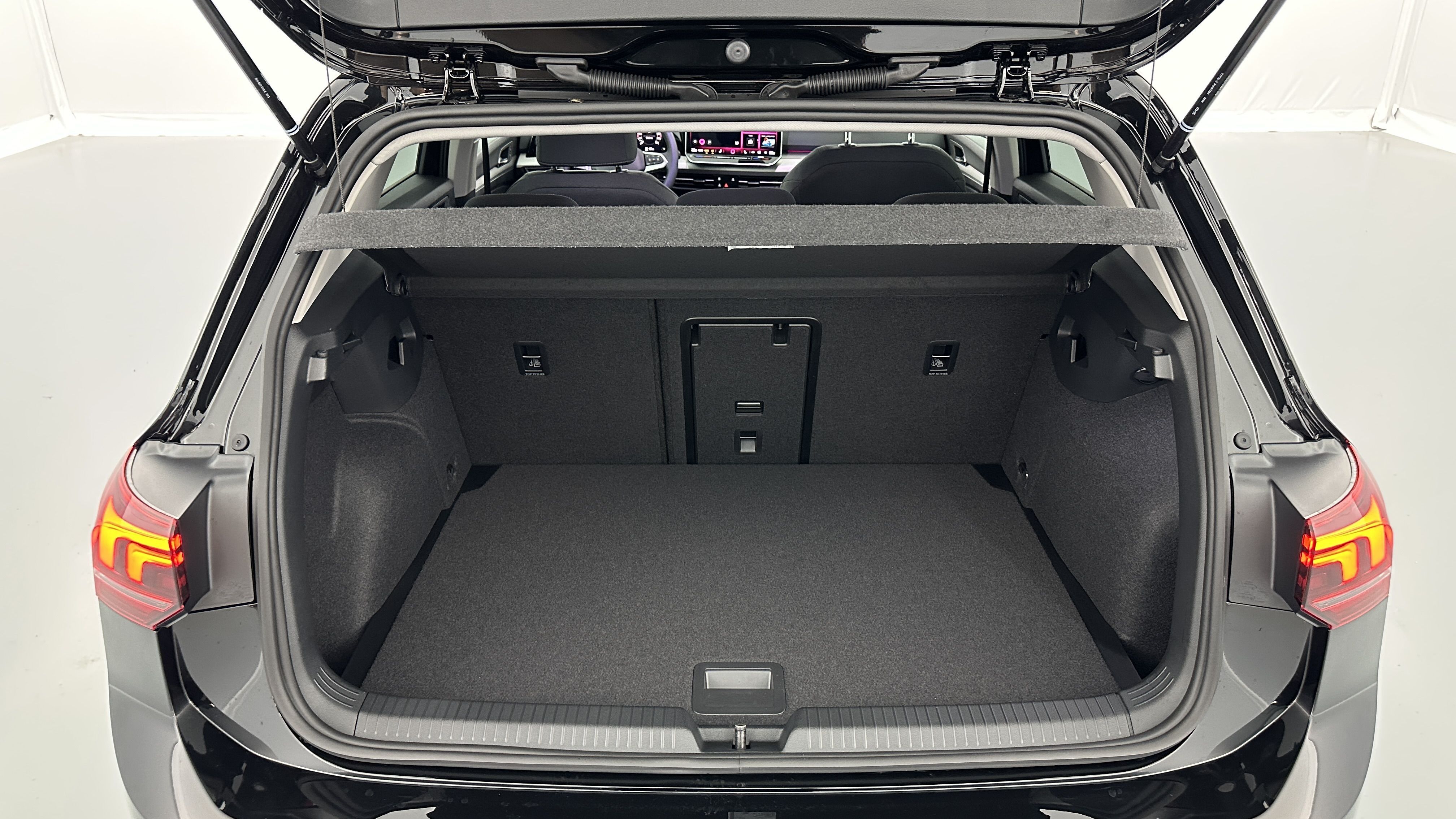 Volkswagen GOLF - Image 10