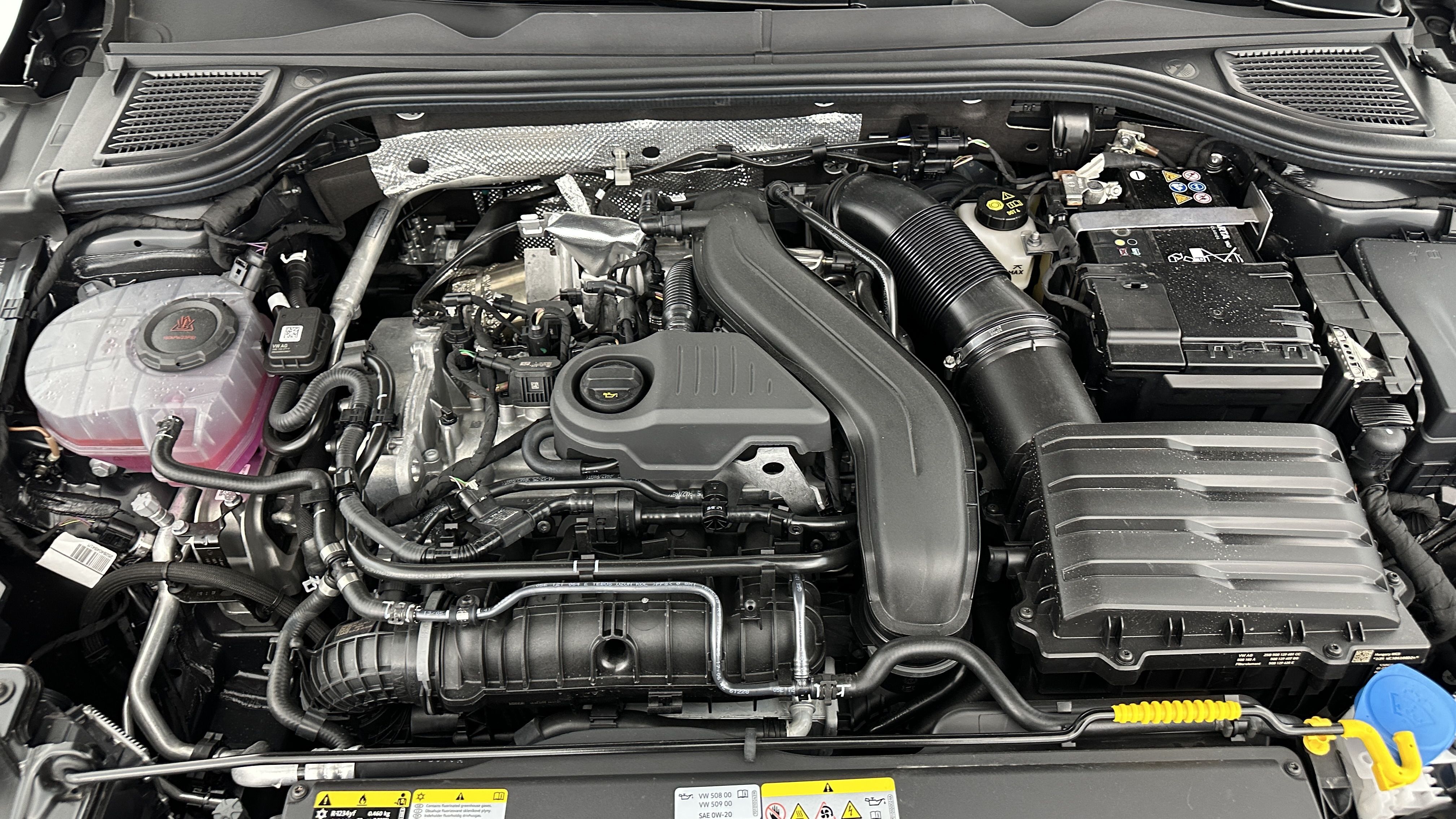 Volkswagen GOLF - Image 11