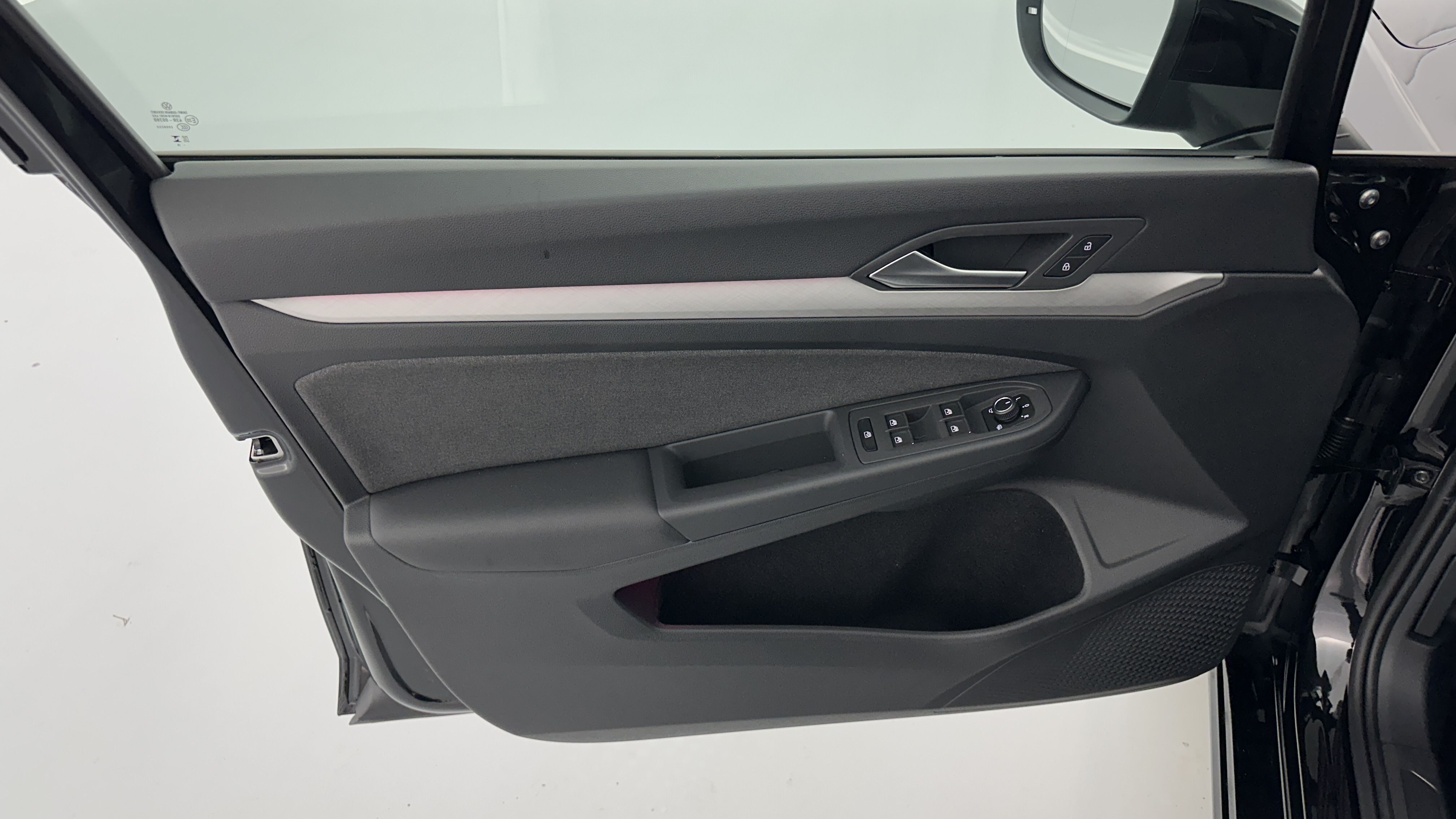 Volkswagen GOLF - Image 13