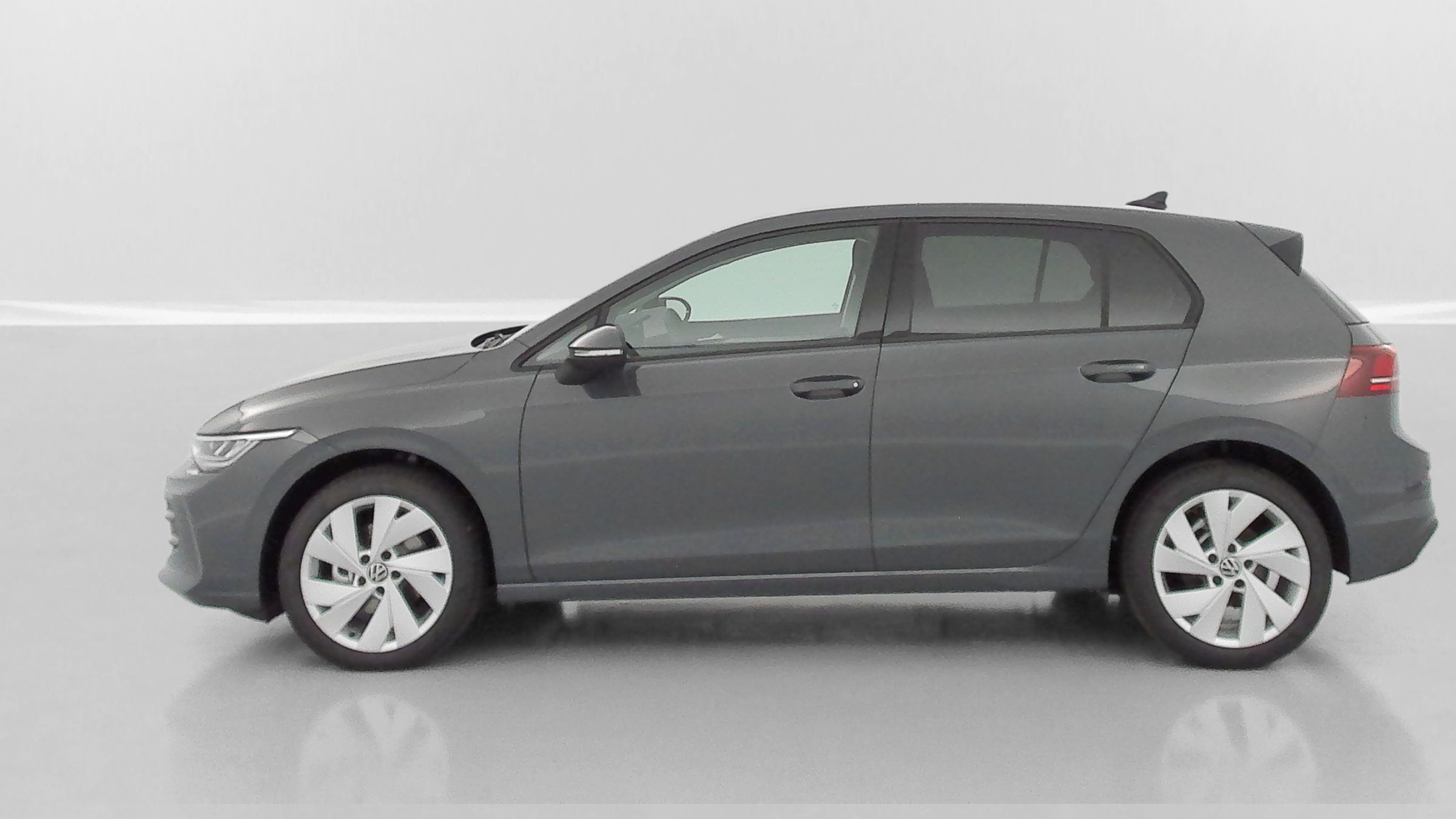 Volkswagen GOLF - Image 4