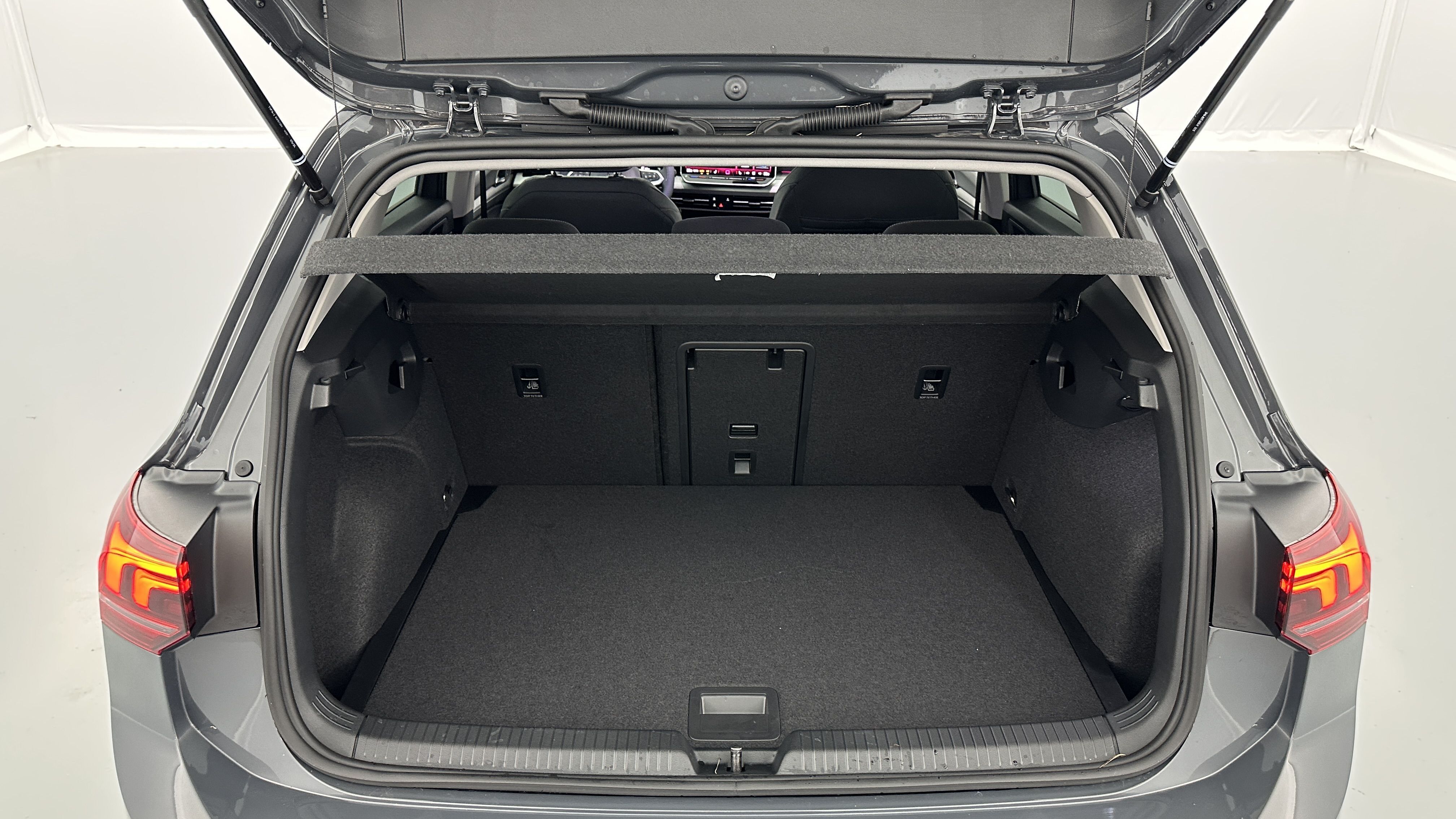 Volkswagen GOLF - Image 10