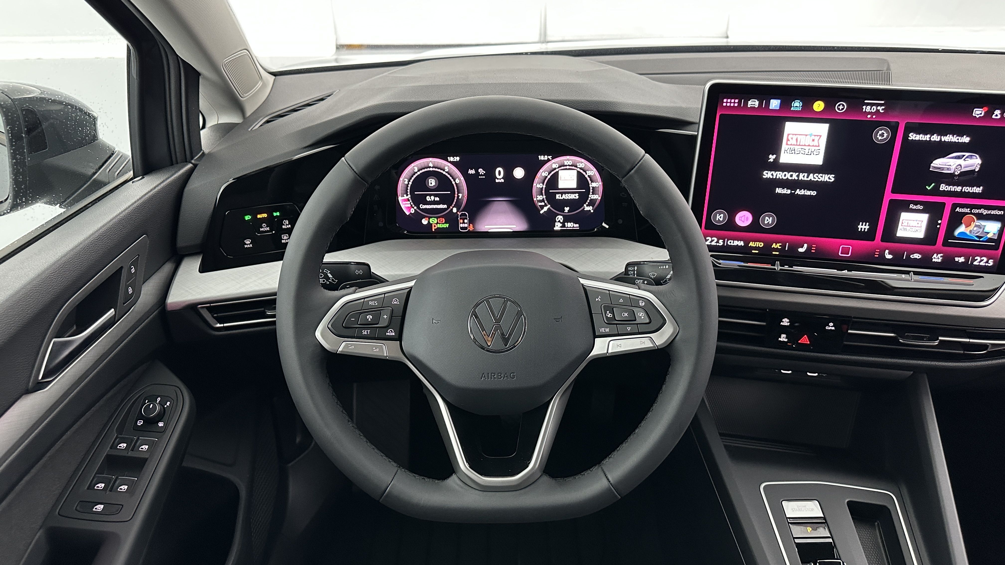 Volkswagen GOLF - Image 14