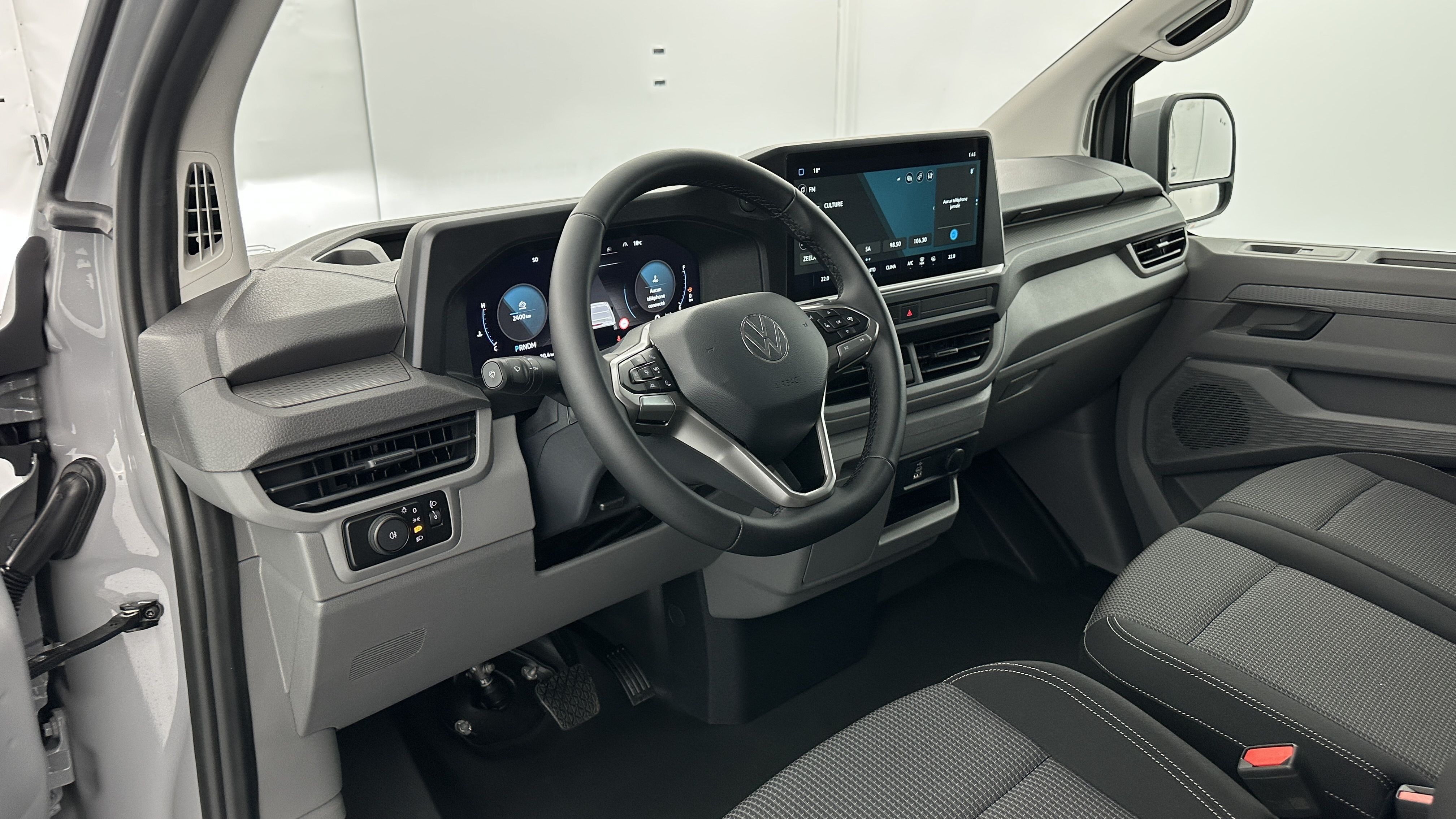 Volkswagen Transporter - Image 6