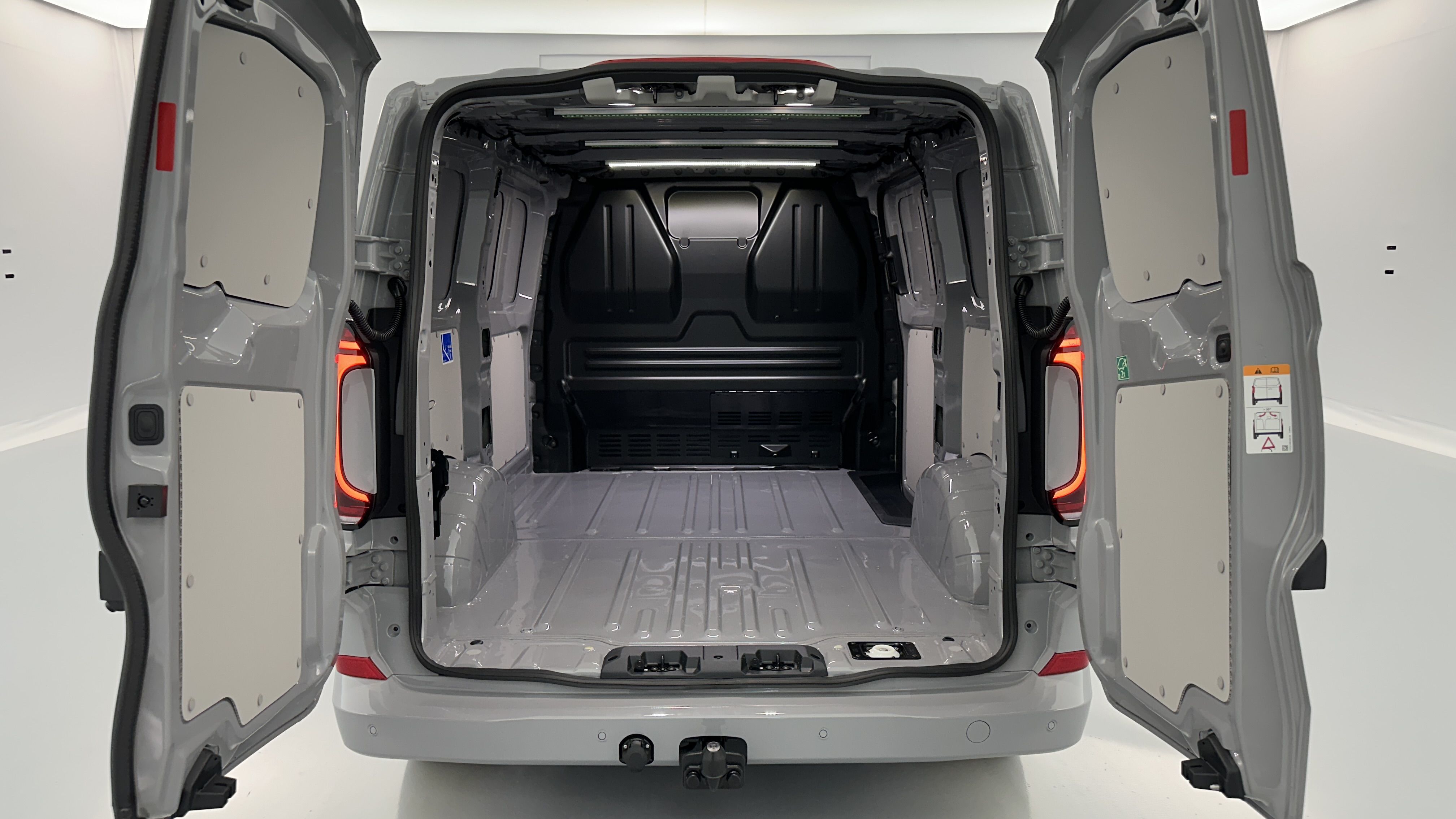 Volkswagen Transporter - Image 9