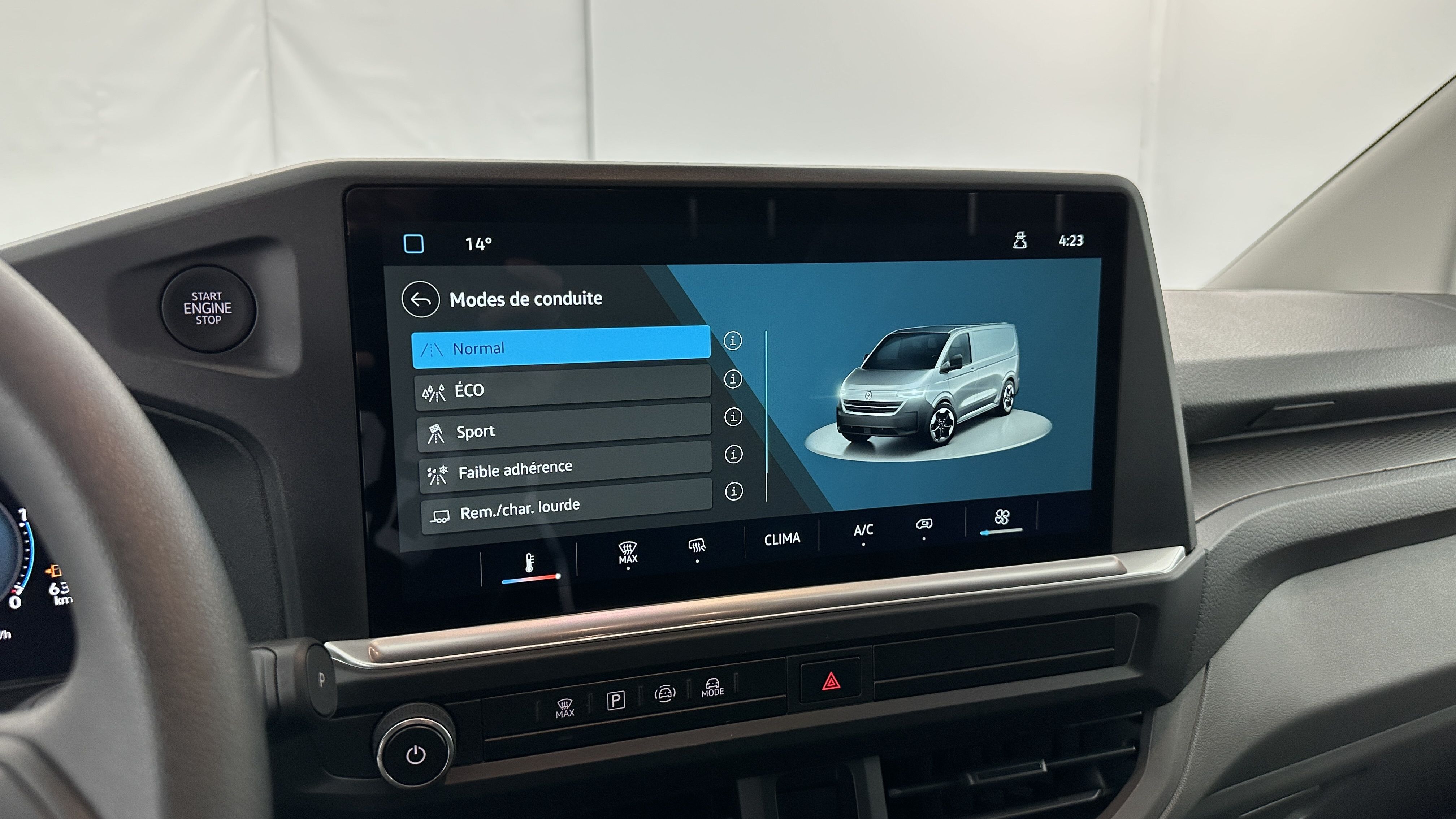 Volkswagen Transporter - Image 14