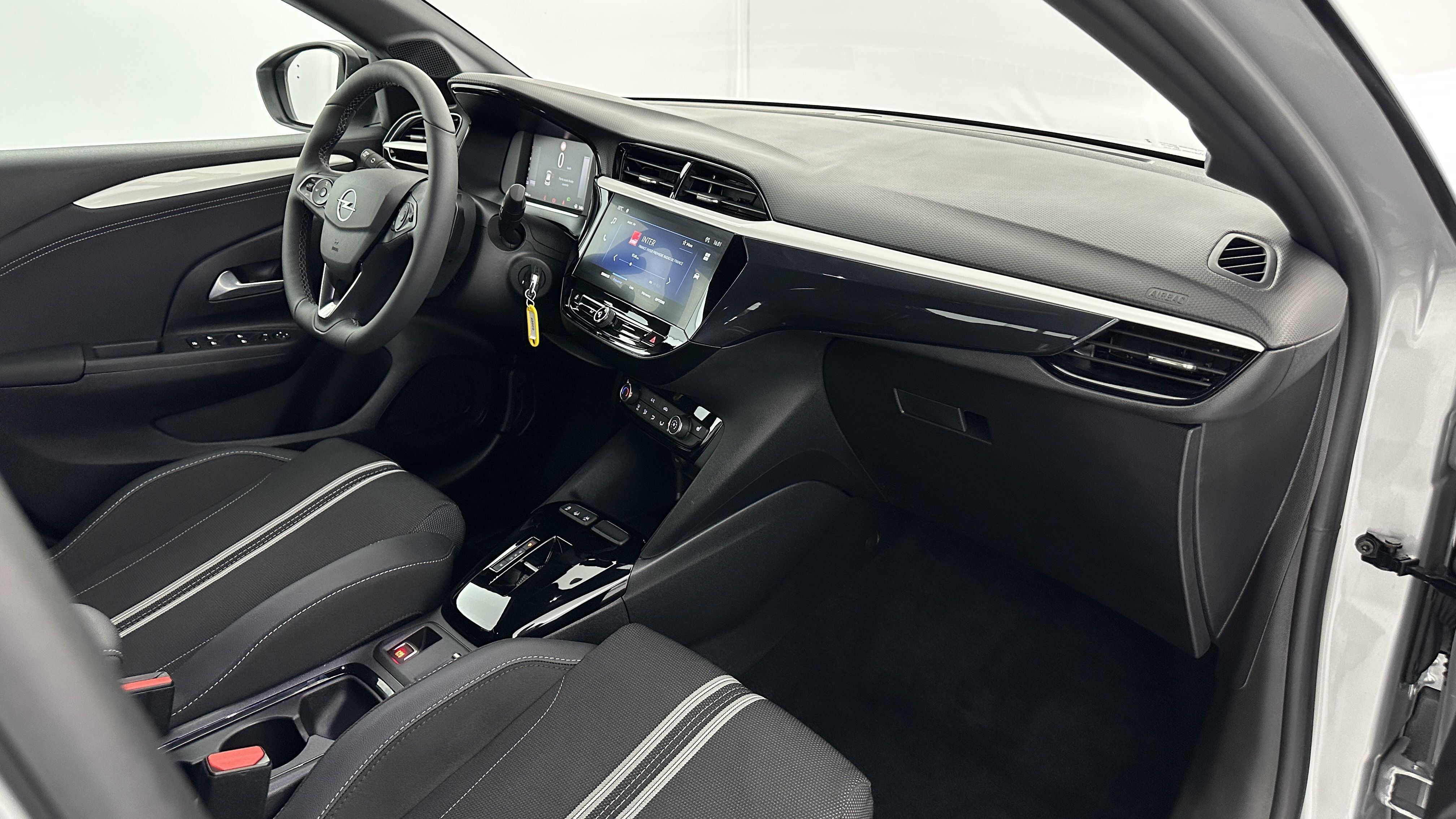 Opel Corsa - Image 8