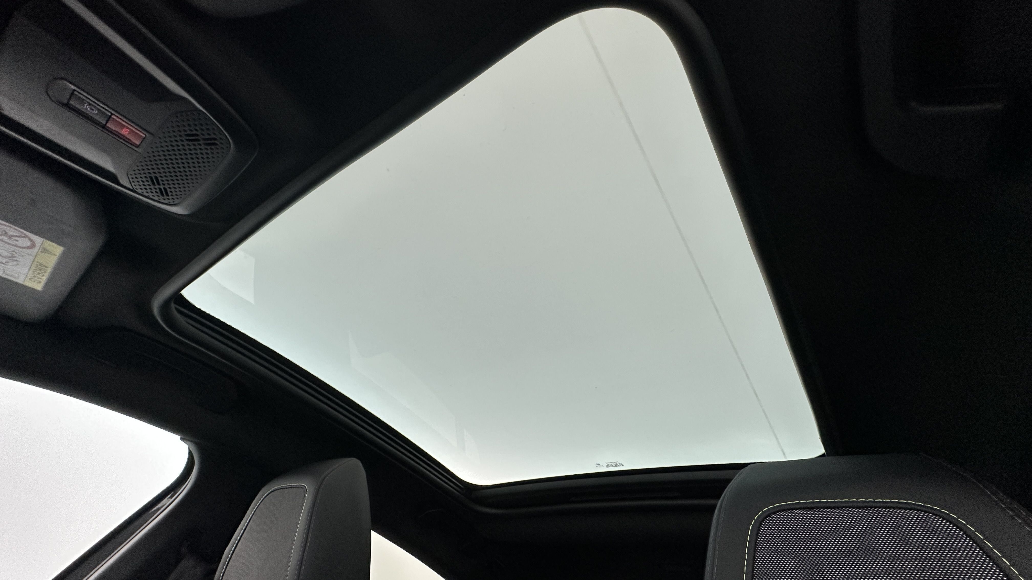 Peugeot 208 - Image 19