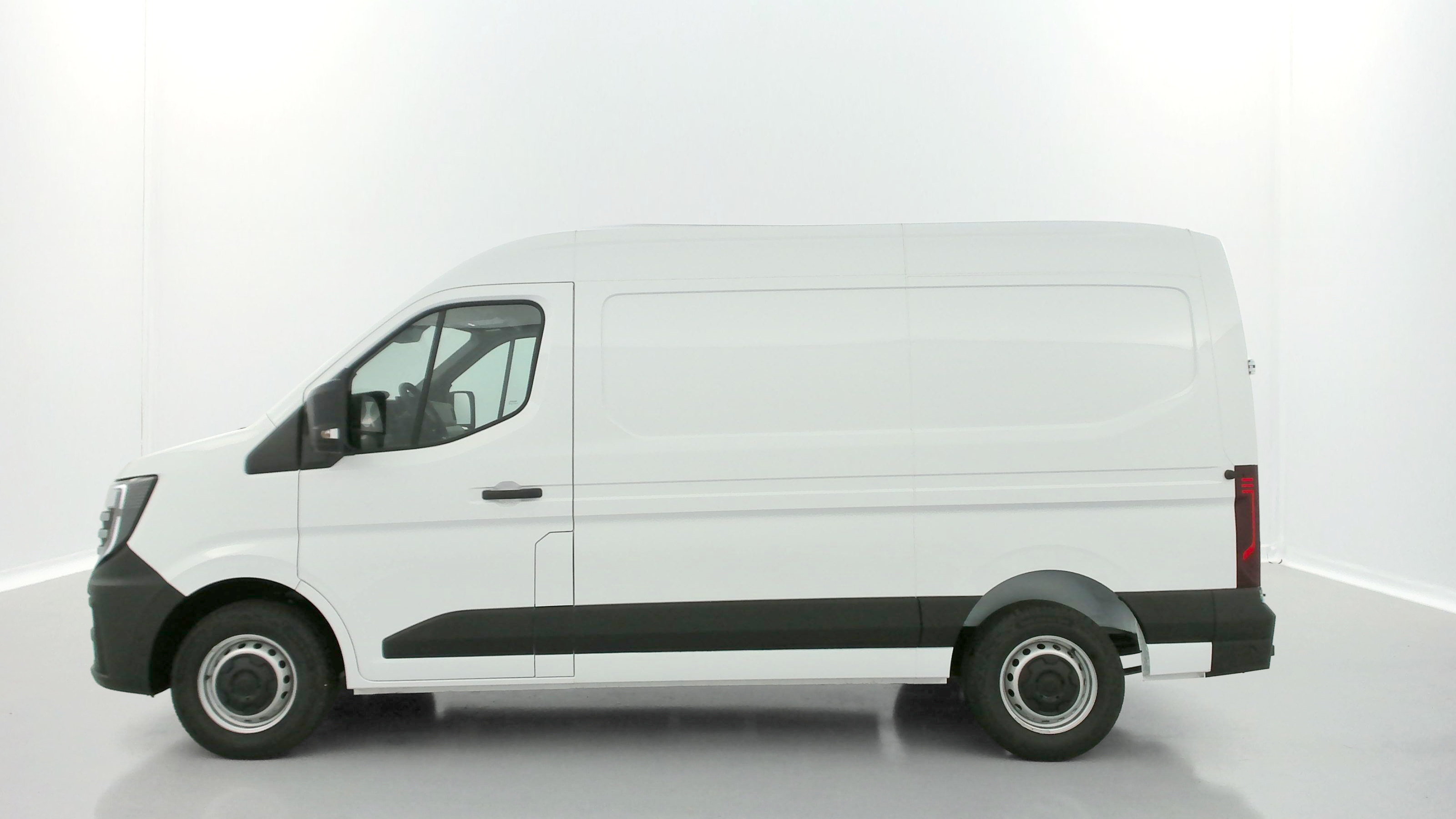 Nissan Interstar Fourgon - Image 4