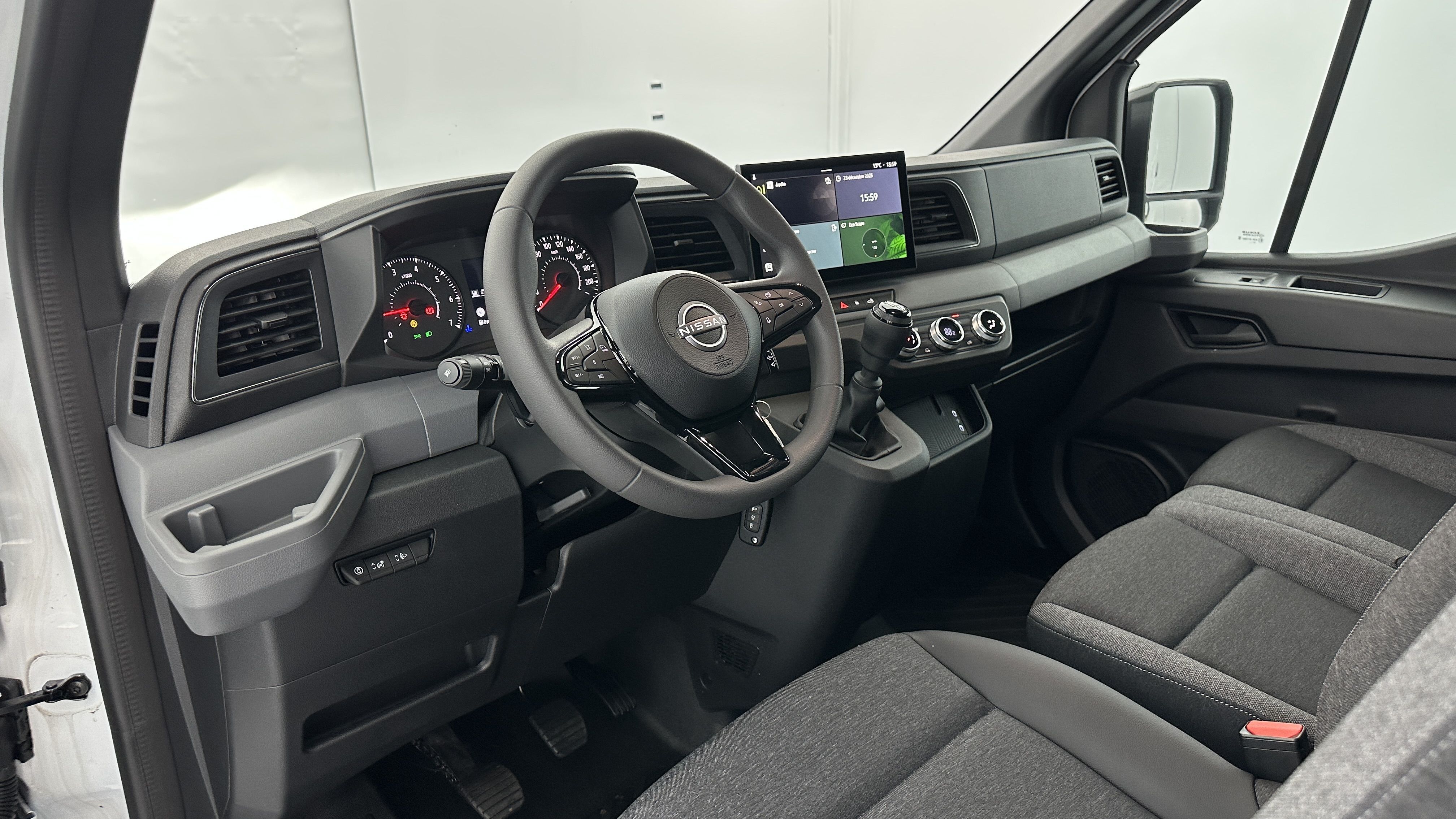 Nissan Interstar Fourgon - Image 6