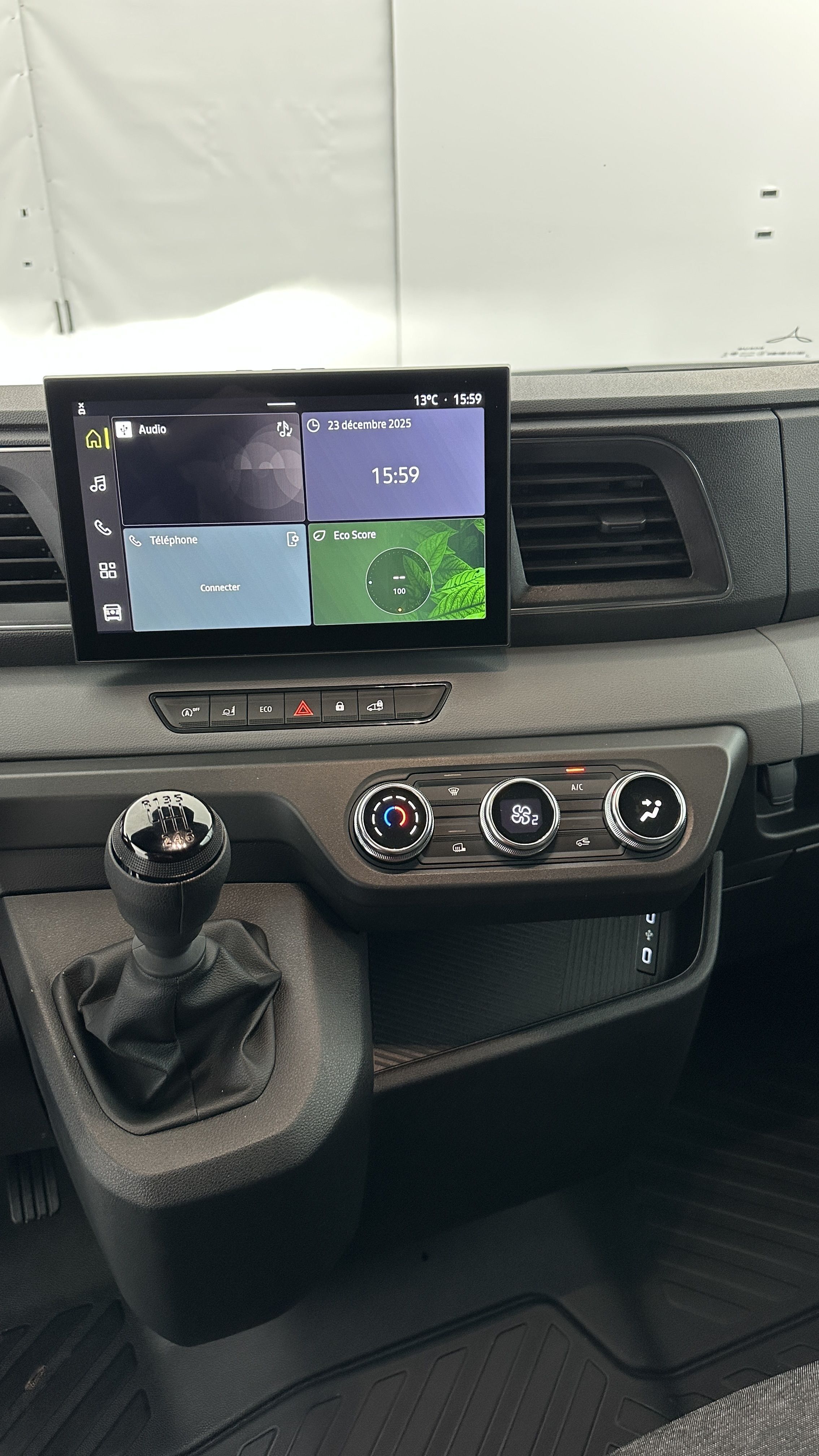 Nissan Interstar Fourgon - Image 11