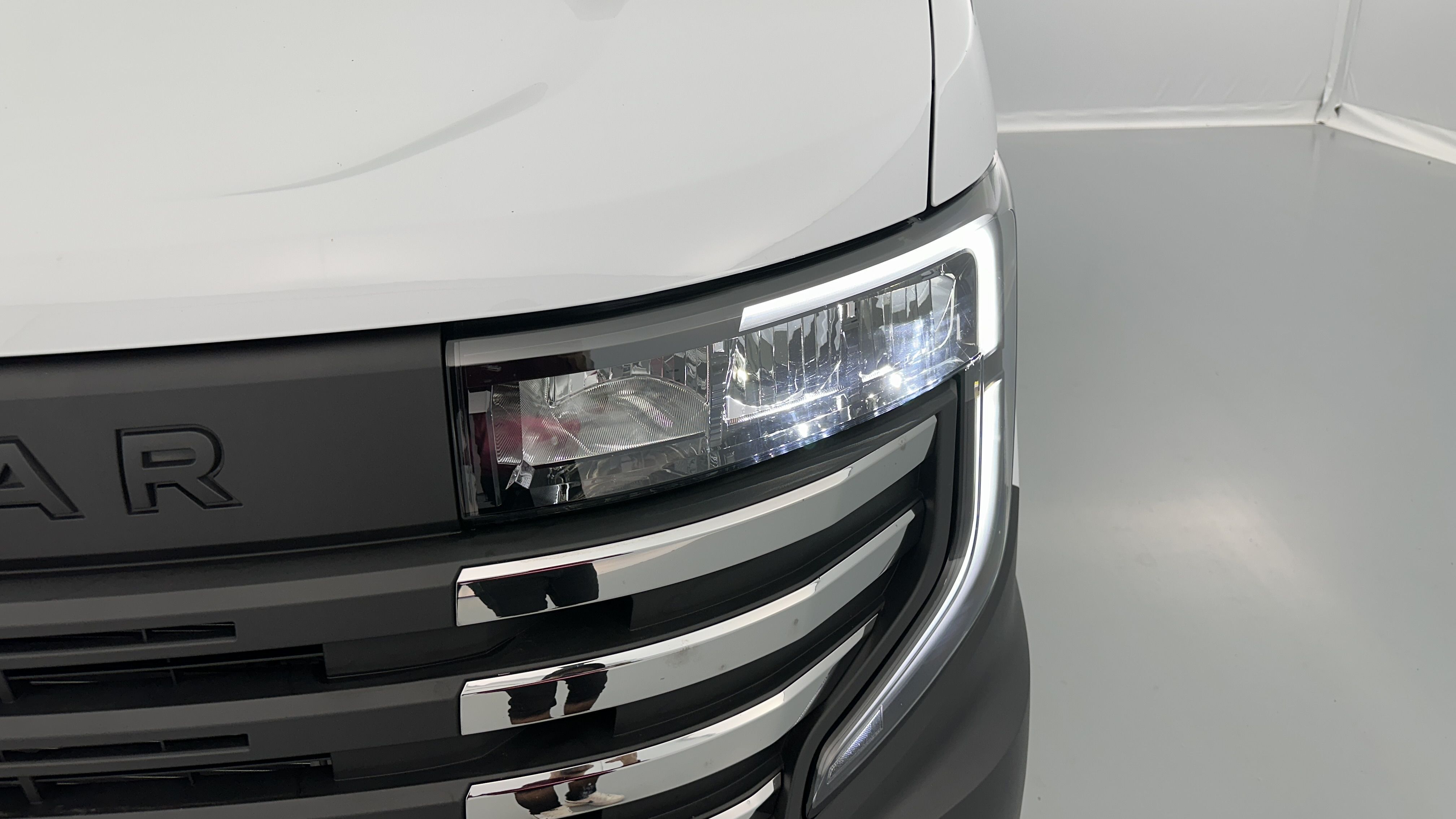 Nissan Interstar Fourgon - Image 15