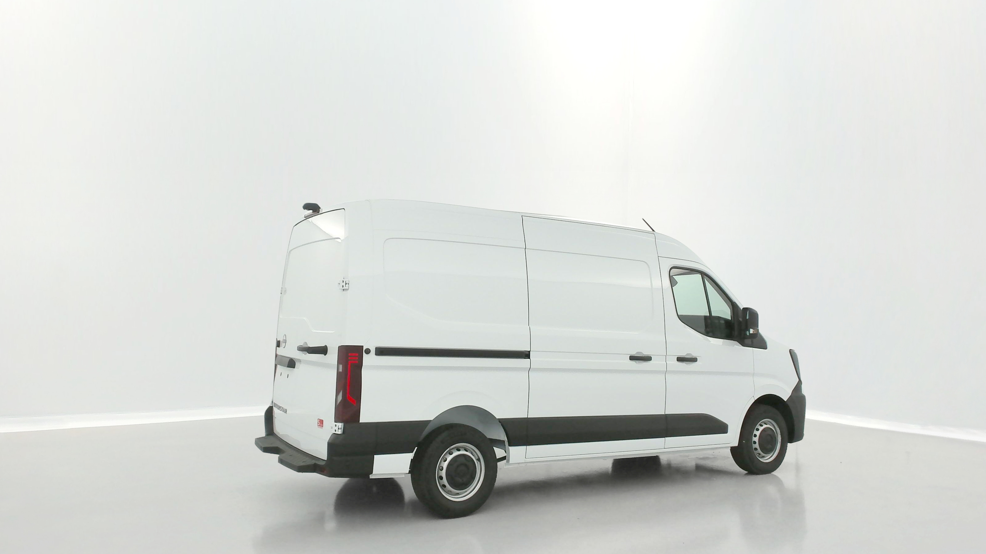 Nissan Interstar Fourgon - Image 21