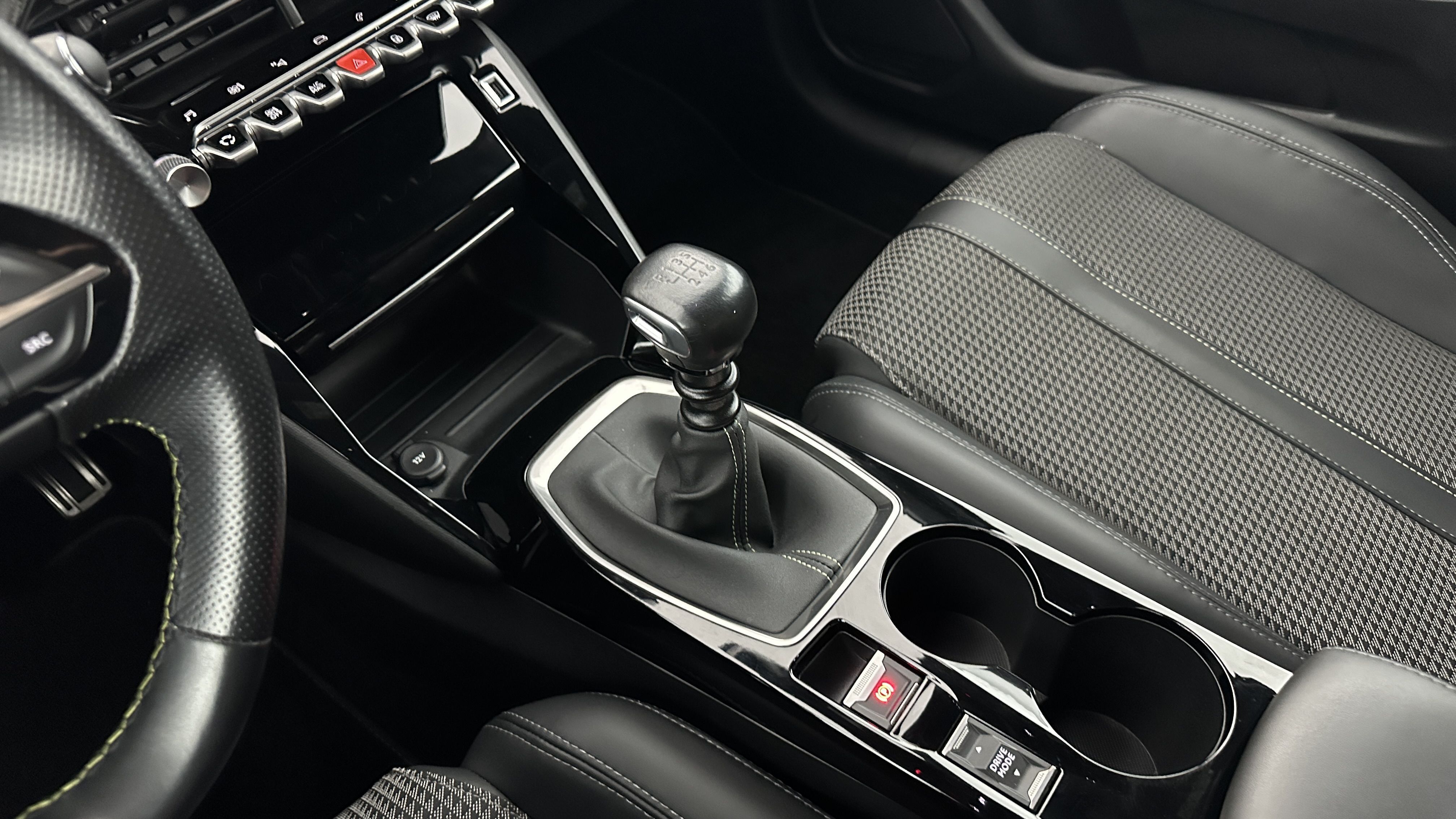 Peugeot 208 - Image 16