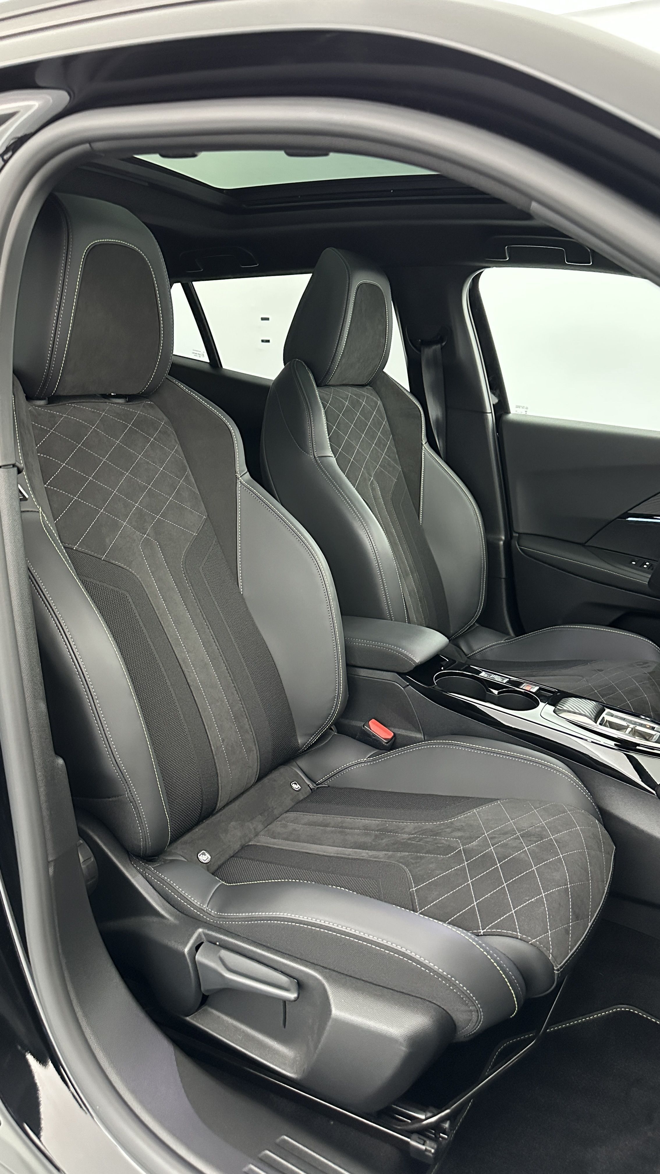 Peugeot 2008 - Image 17