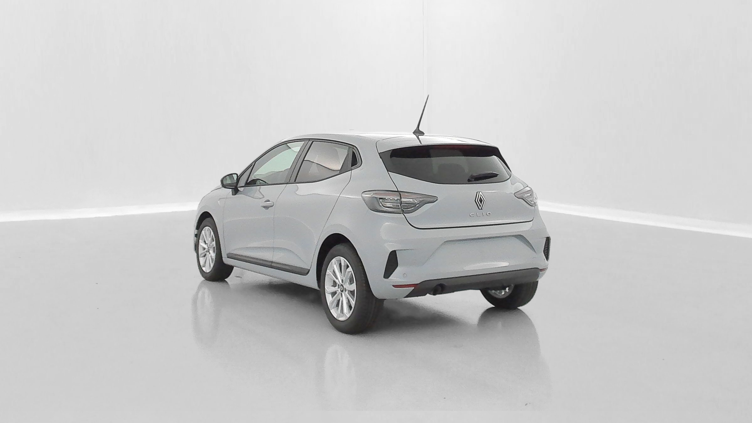Renault Clio - Image 5