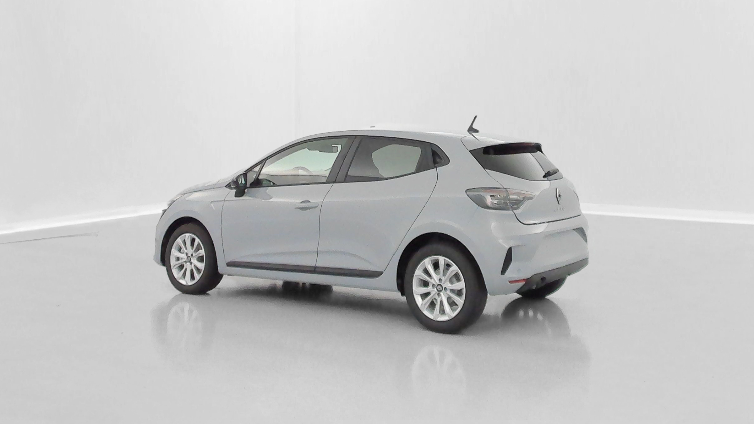 Renault Clio - Image 25