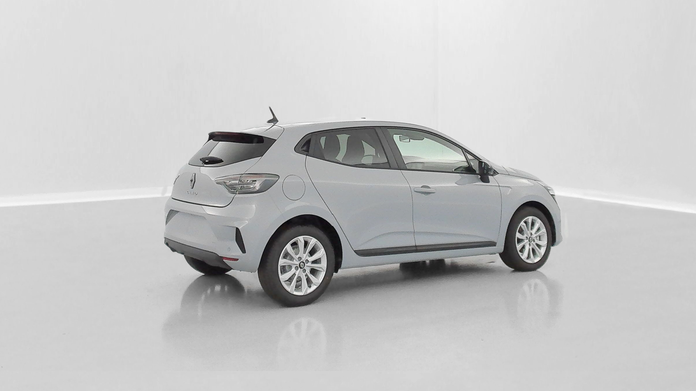 Renault Clio - Image 26